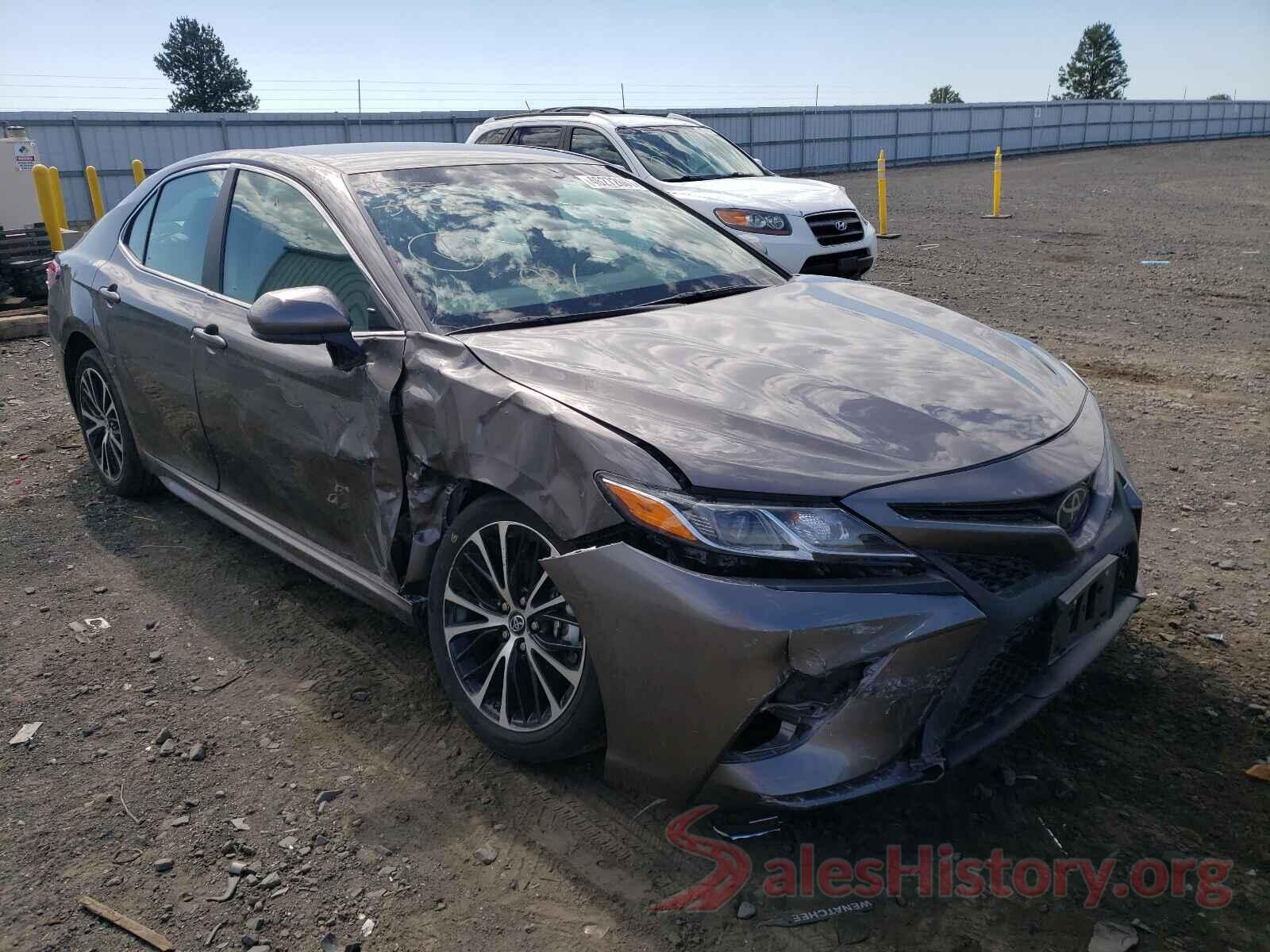 4T1B11HK0JU642175 2018 TOYOTA CAMRY