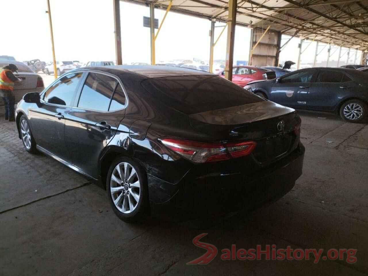 4T1B11HK1JU593682 2018 TOYOTA CAMRY