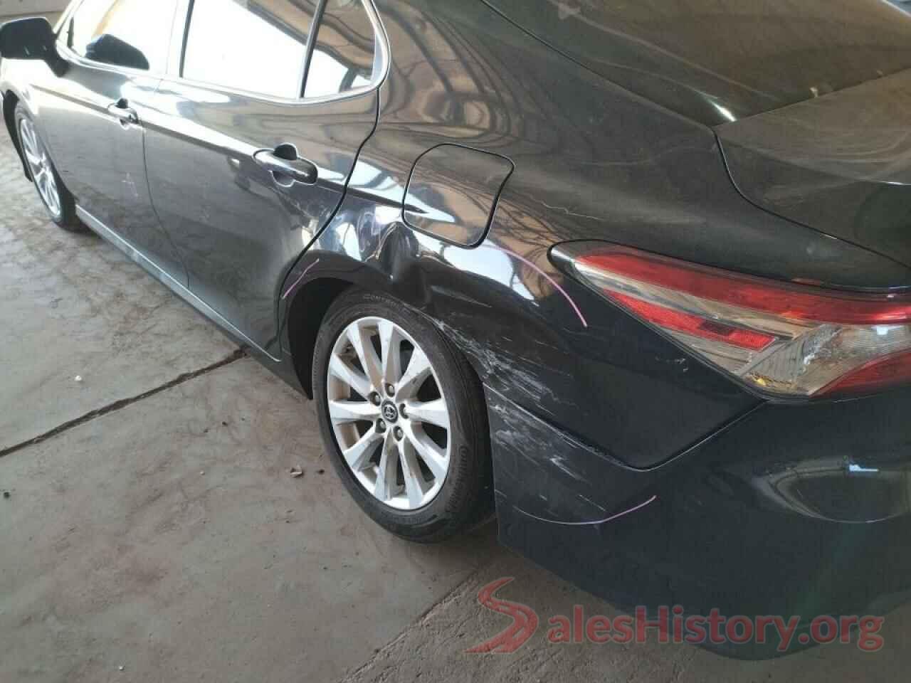 4T1B11HK1JU593682 2018 TOYOTA CAMRY