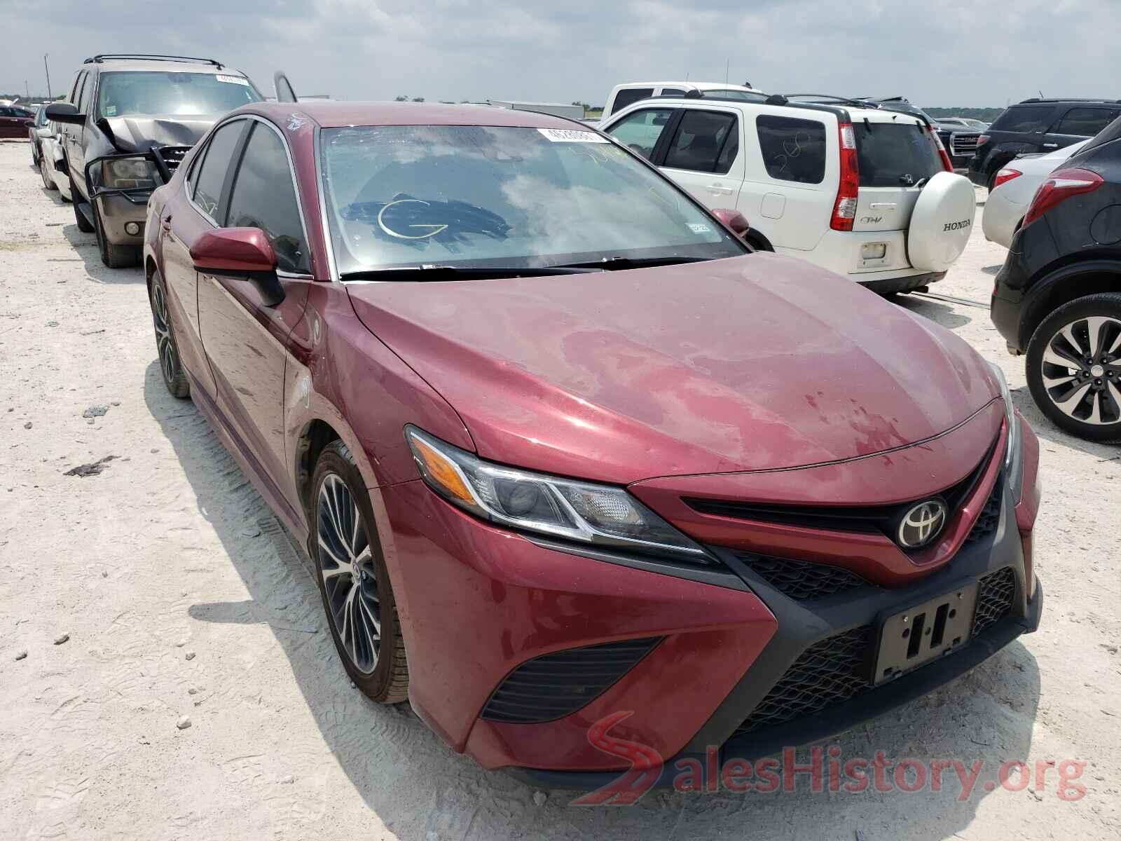 4T1B11HK4JU509886 2018 TOYOTA CAMRY