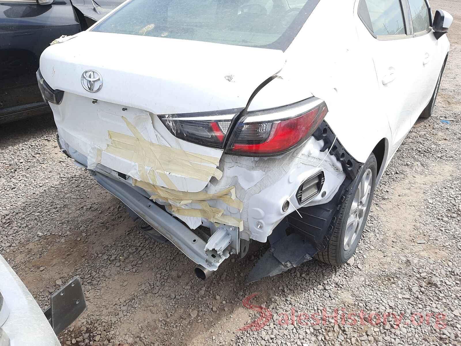 3MYDLBYV5JY321139 2018 TOYOTA YARIS