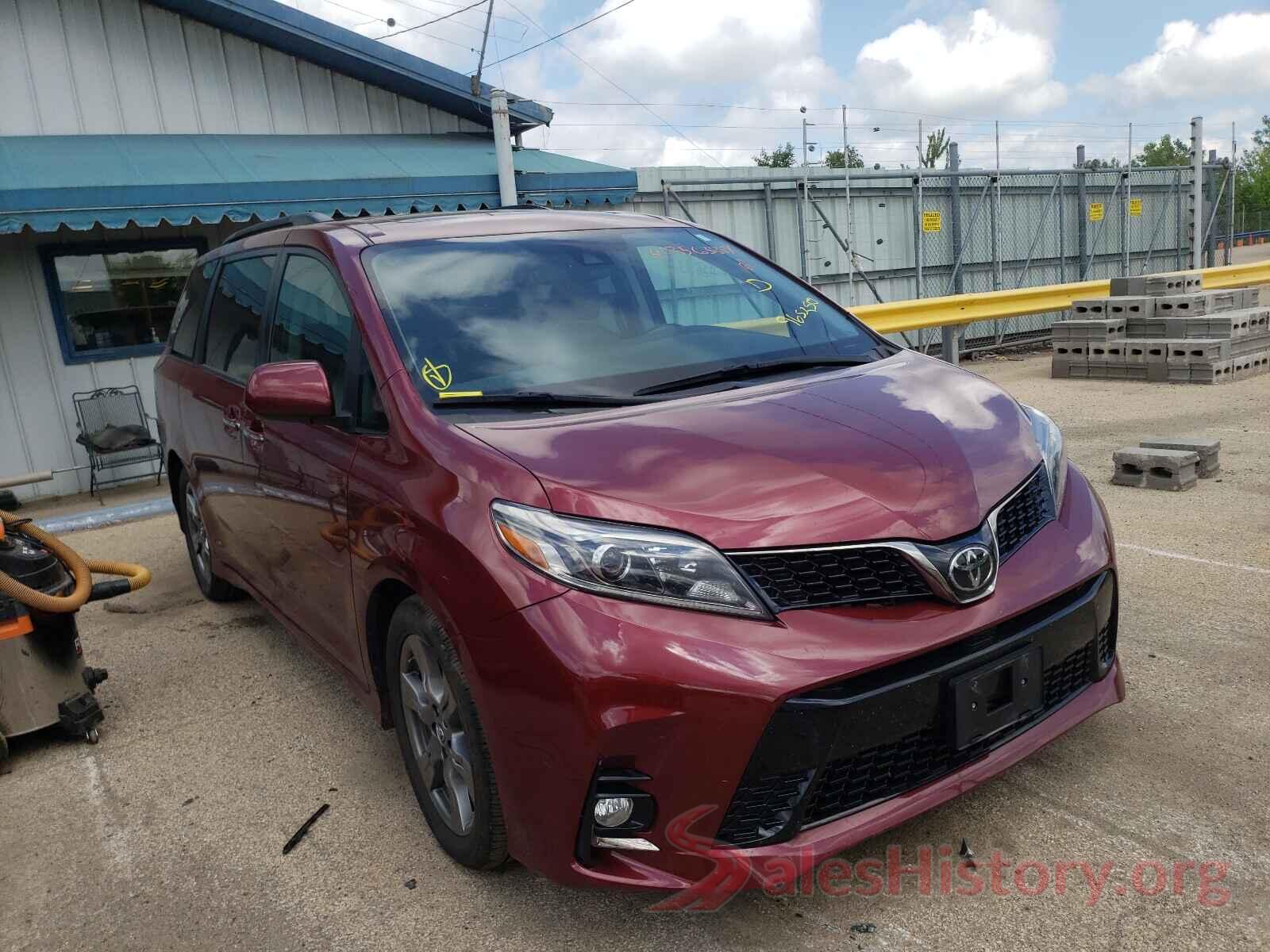 5TDXZ3DC1JS965250 2018 TOYOTA SIENNA