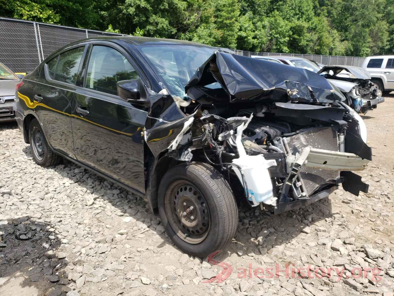 3N1CN7AP3JL801256 2018 NISSAN VERSA