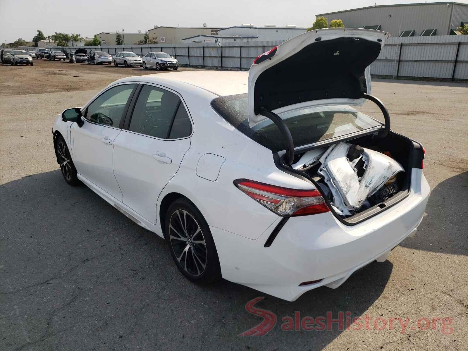 4T1B11HK9JU589721 2018 TOYOTA CAMRY