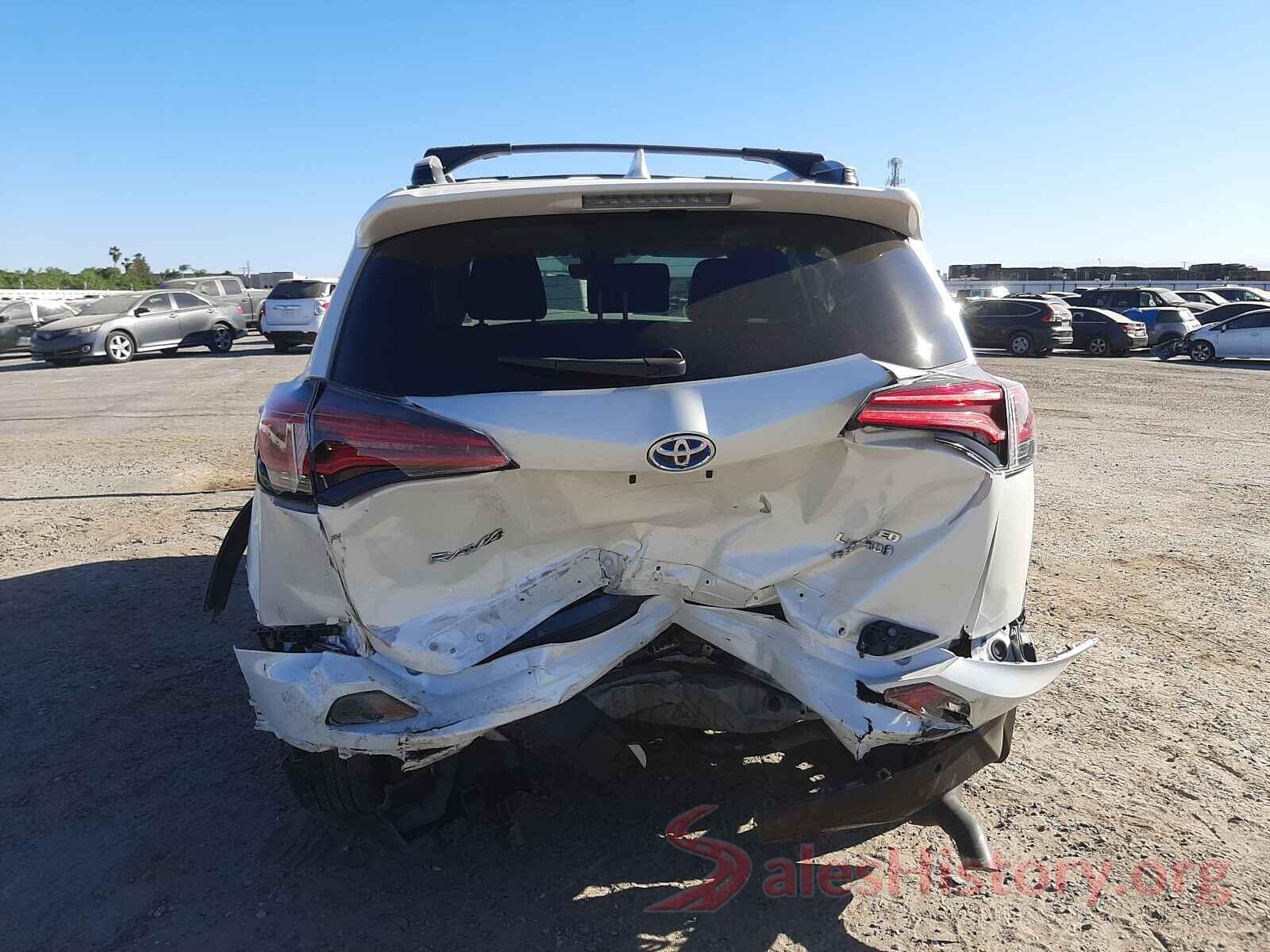 JTMDJREV1JD212066 2018 TOYOTA RAV4