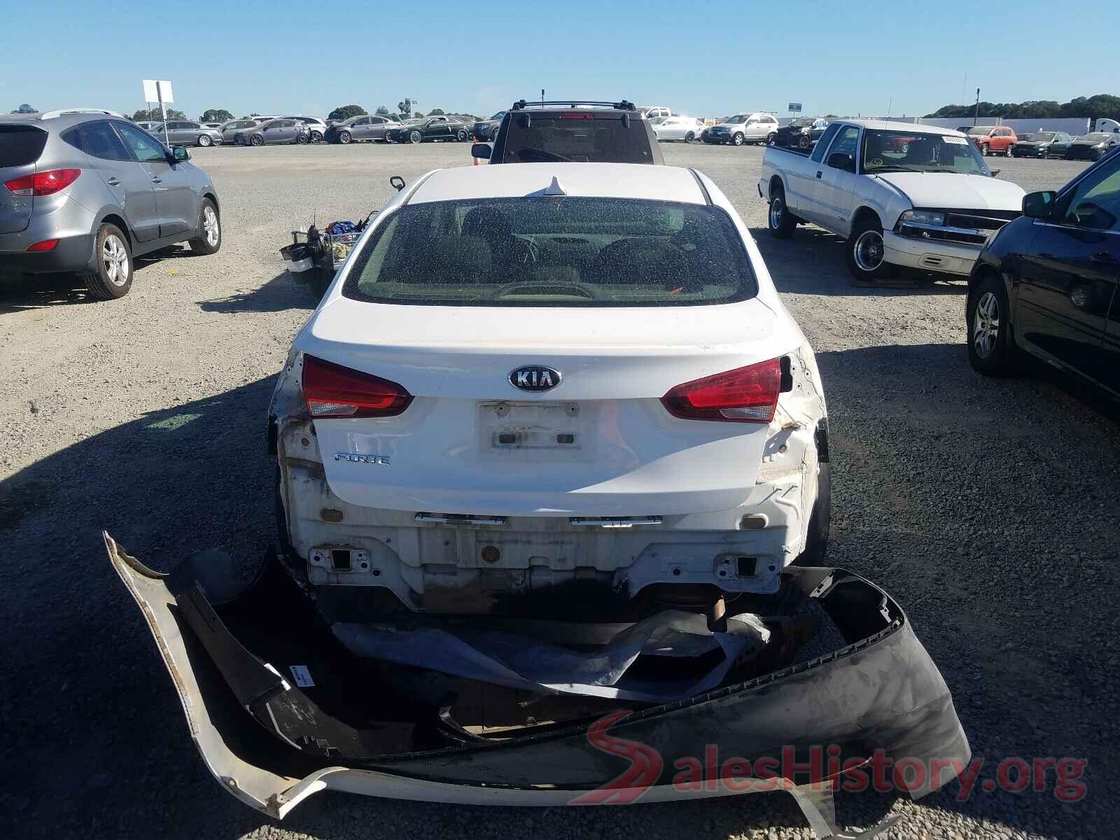 3KPFK4A75HE060253 2017 KIA FORTE