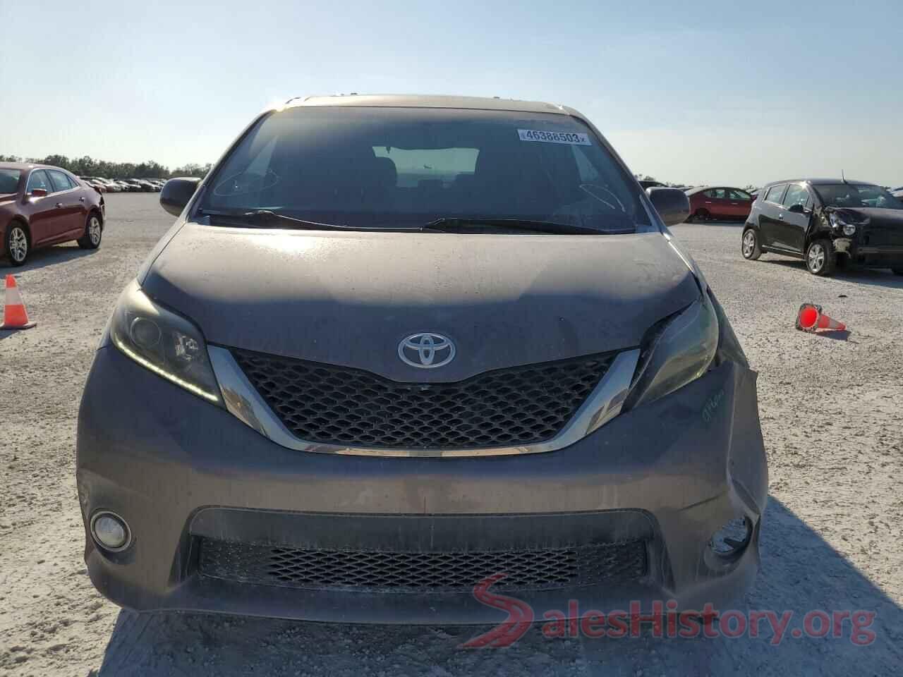 5TDXZ3DC2HS862915 2017 TOYOTA SIENNA