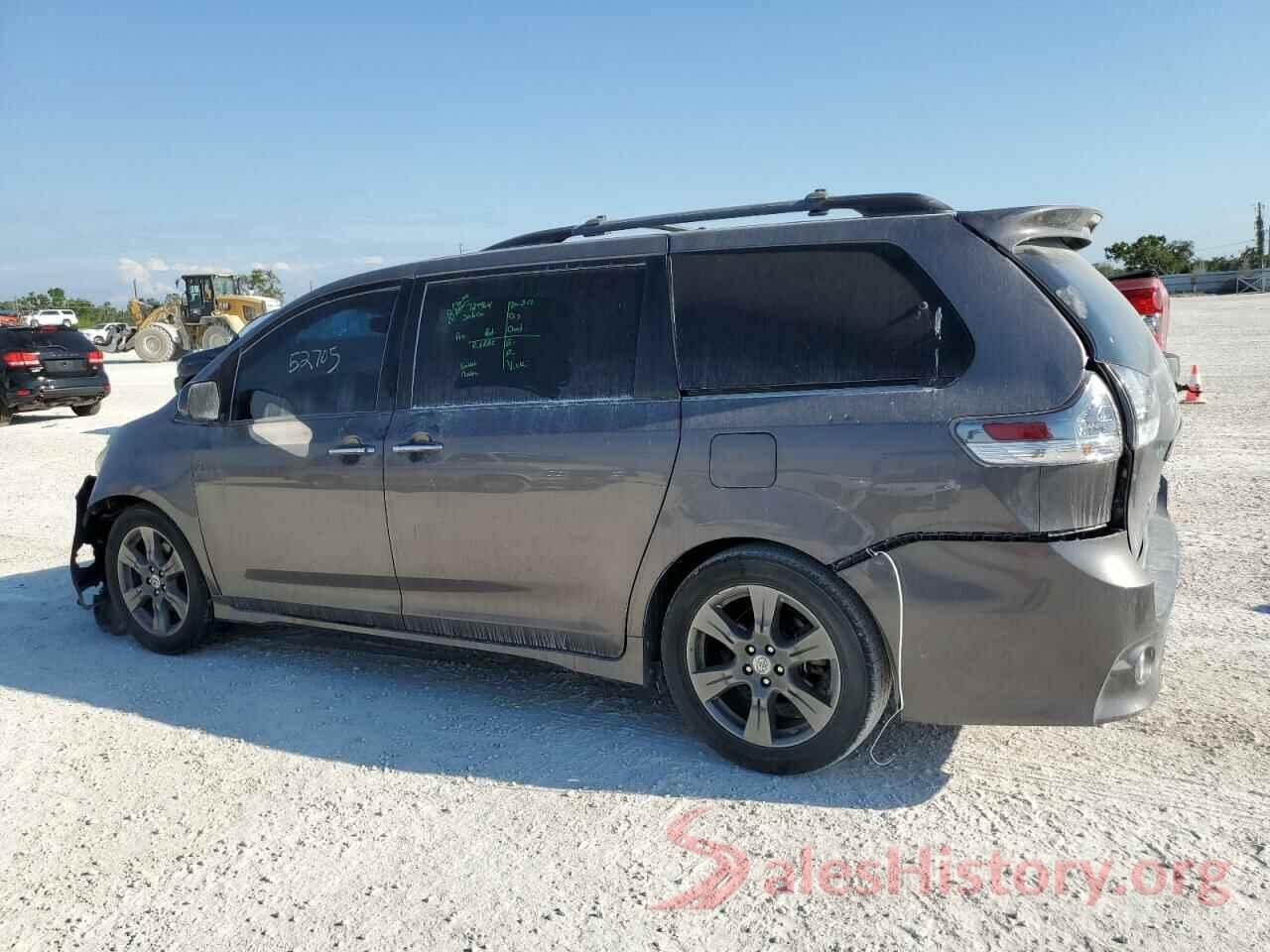 5TDXZ3DC2HS862915 2017 TOYOTA SIENNA