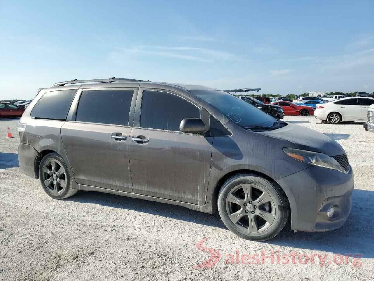 5TDXZ3DC2HS862915 2017 TOYOTA SIENNA