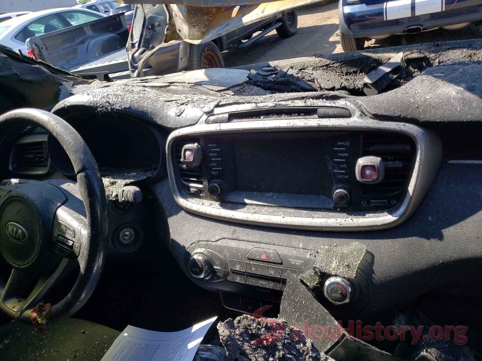 5XYPGDA32HG256883 2017 KIA SORENTO