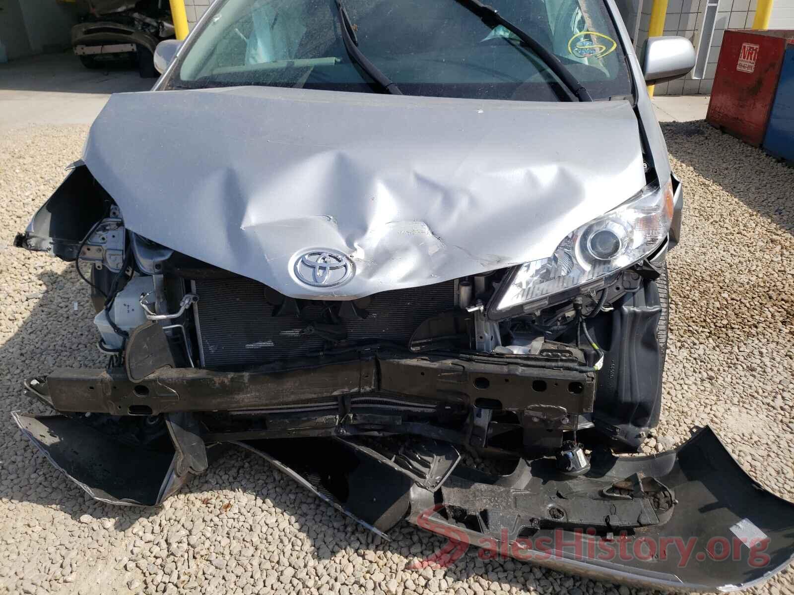 5TDYZ3DCXHS806600 2017 TOYOTA SIENNA