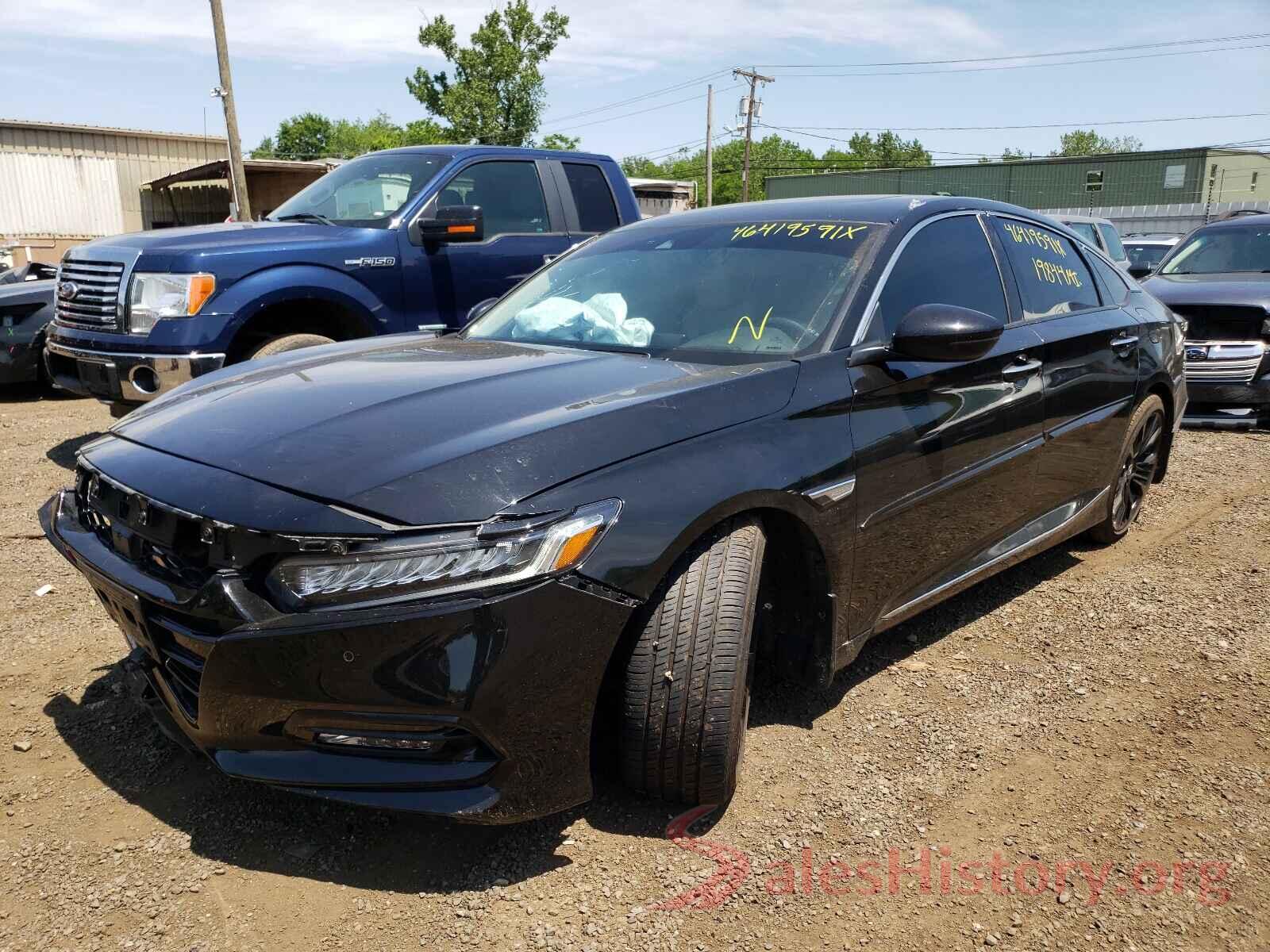 1HGCV2F90JA053052 2018 HONDA ACCORD