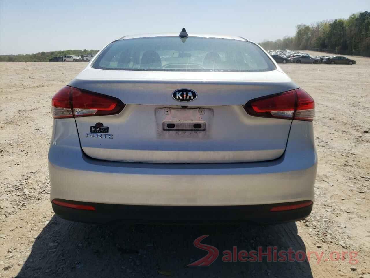 3KPFL4A7XJE269085 2018 KIA FORTE