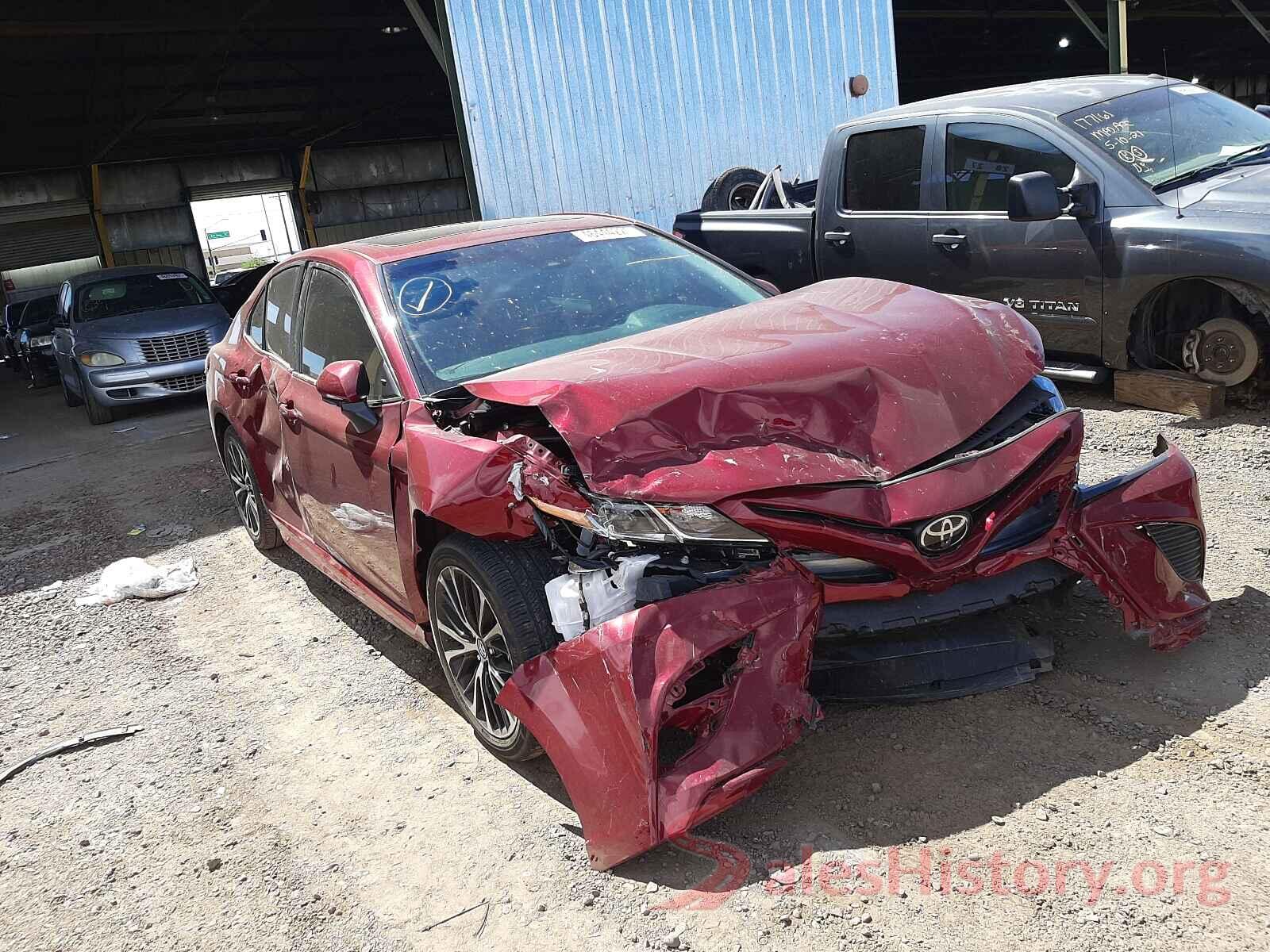 4T1B11HKXJU527552 2018 TOYOTA CAMRY