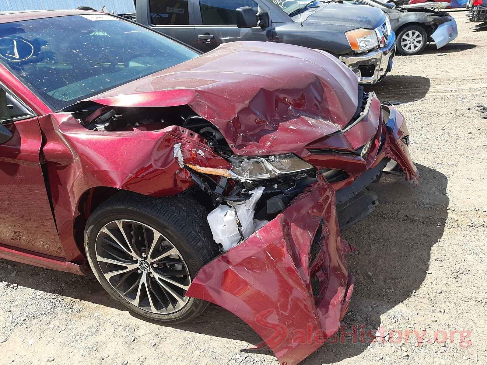 4T1B11HKXJU527552 2018 TOYOTA CAMRY