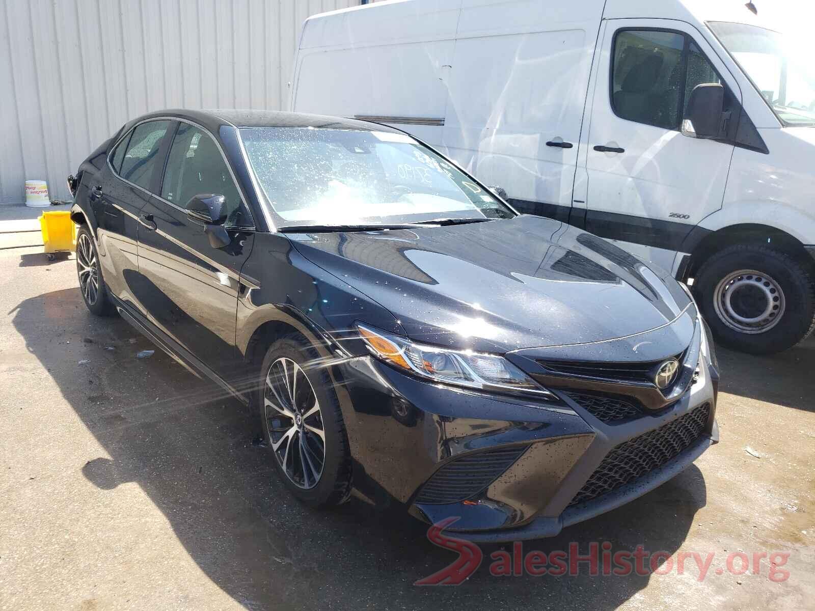 4T1B11HK9JU661890 2018 TOYOTA CAMRY