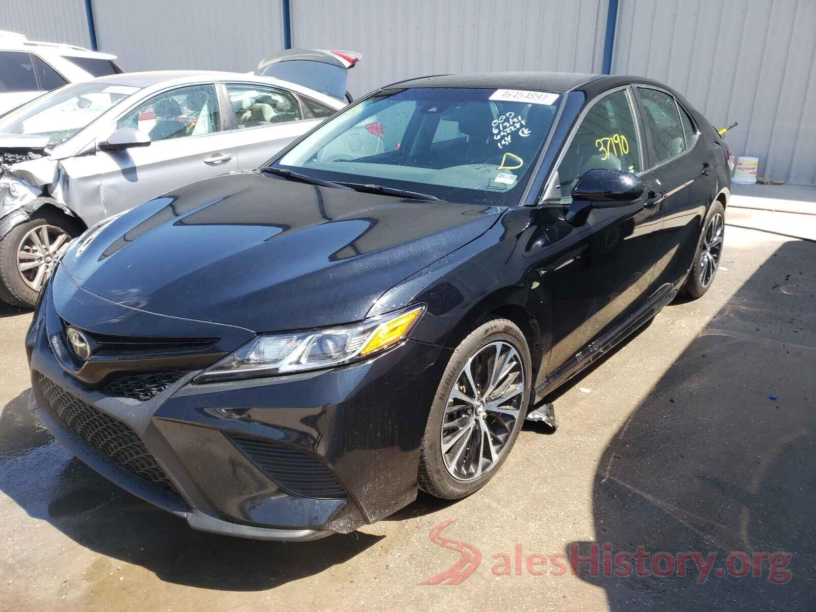 4T1B11HK9JU661890 2018 TOYOTA CAMRY