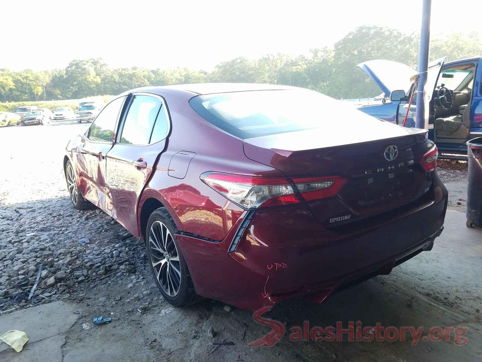 4T1B11HK0JU565453 2018 TOYOTA CAMRY