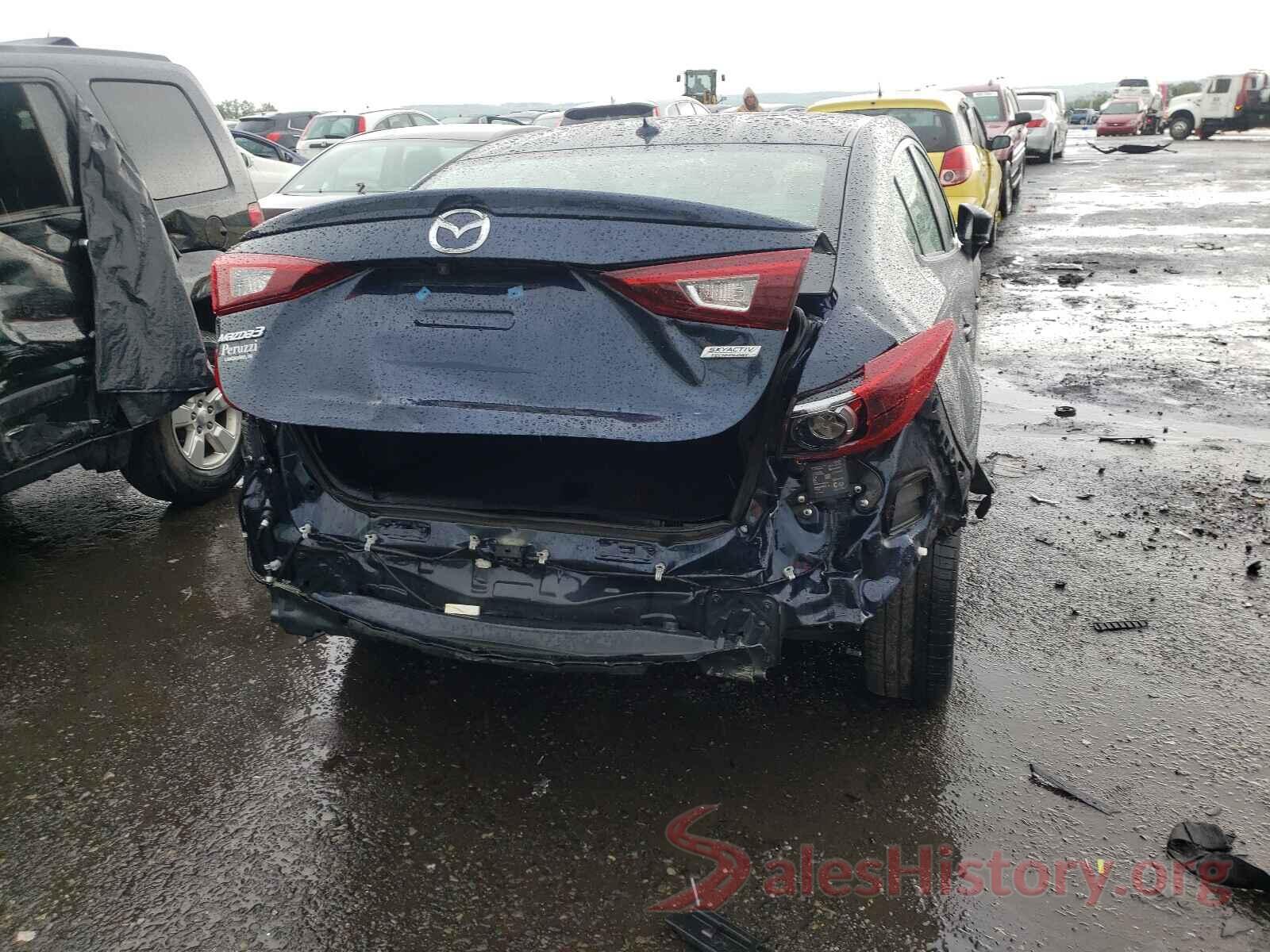 3MZBN1W31JM207431 2018 MAZDA 3