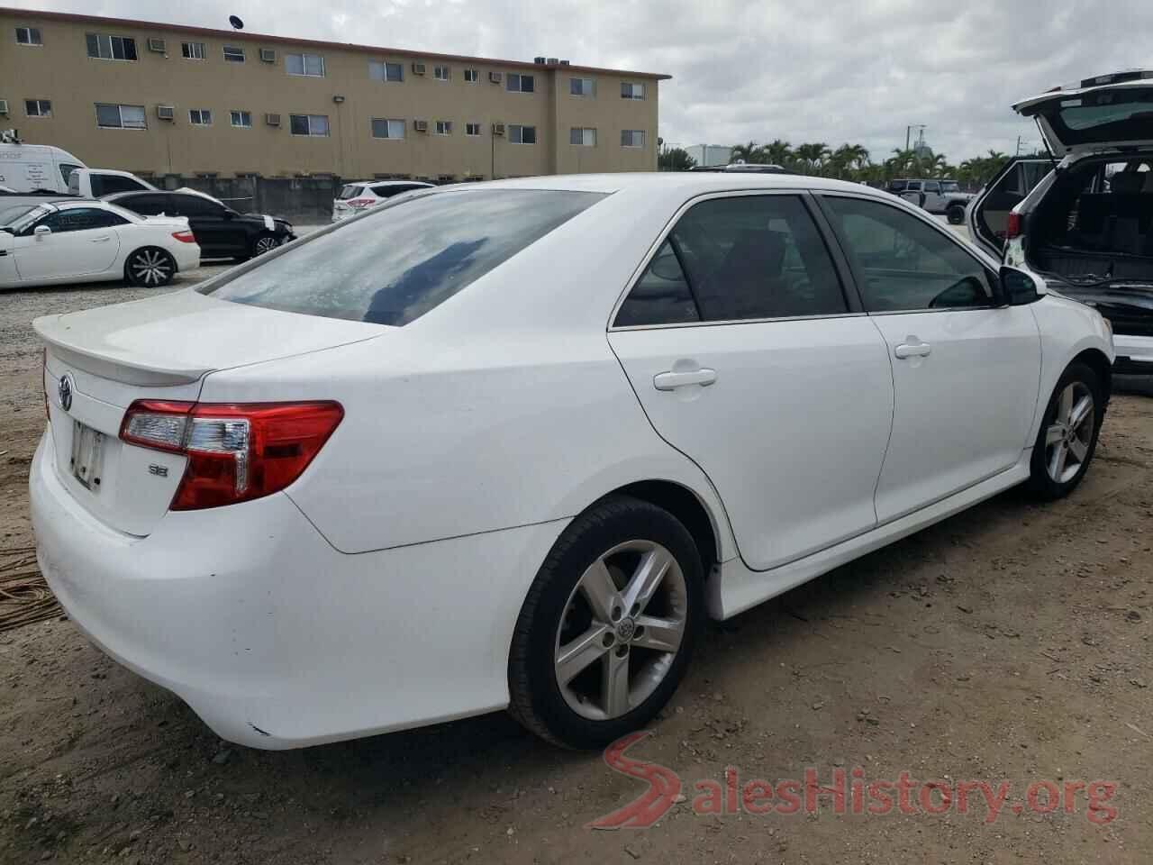 4T1BF1FK0EU329749 2014 TOYOTA CAMRY