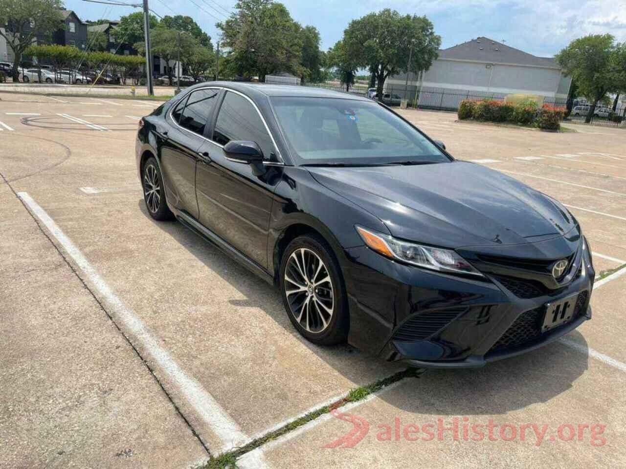 JTNB11HK6J3042749 2018 TOYOTA CAMRY