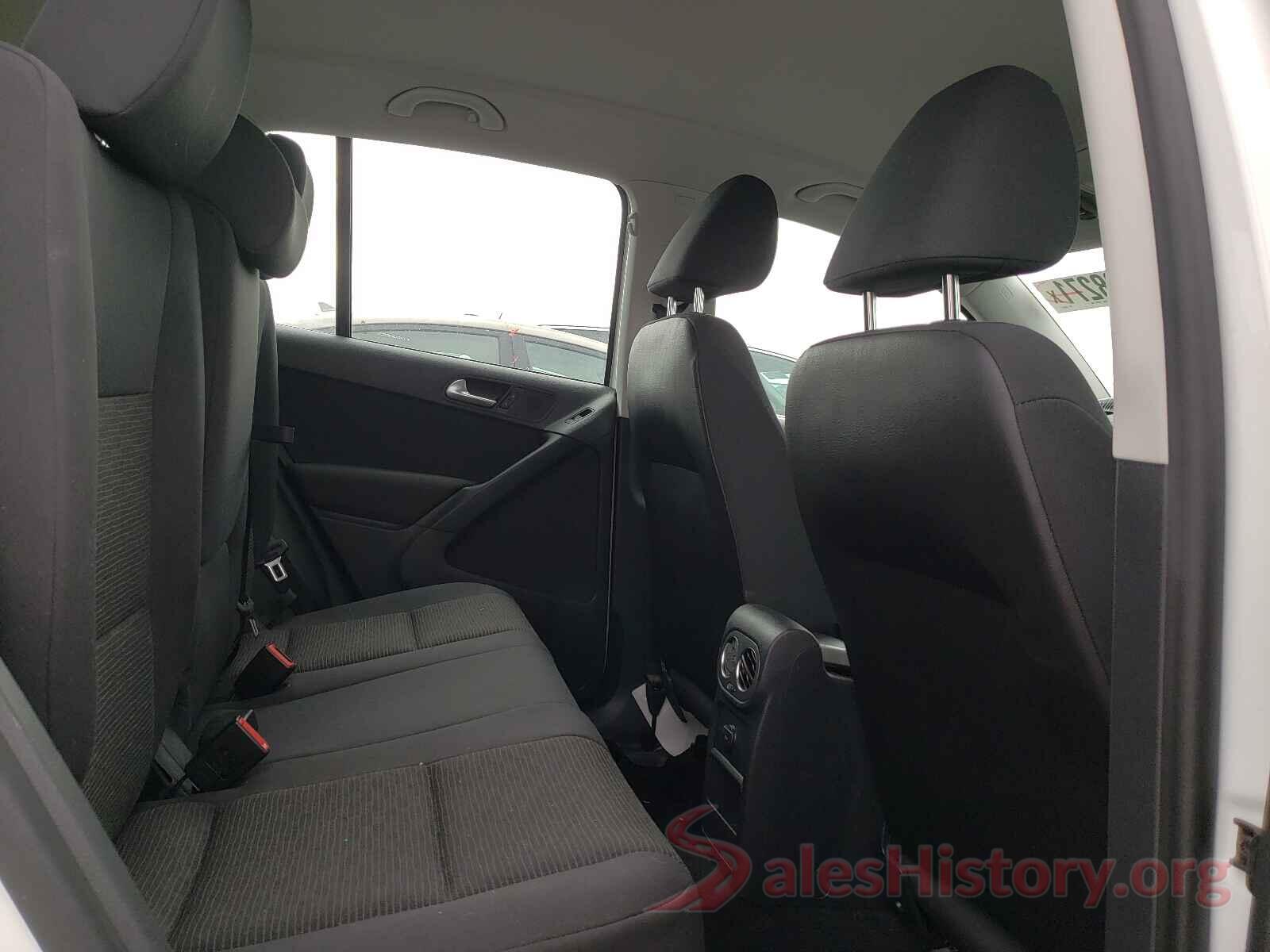 WVGAV7AXXHK046523 2017 VOLKSWAGEN TIGUAN