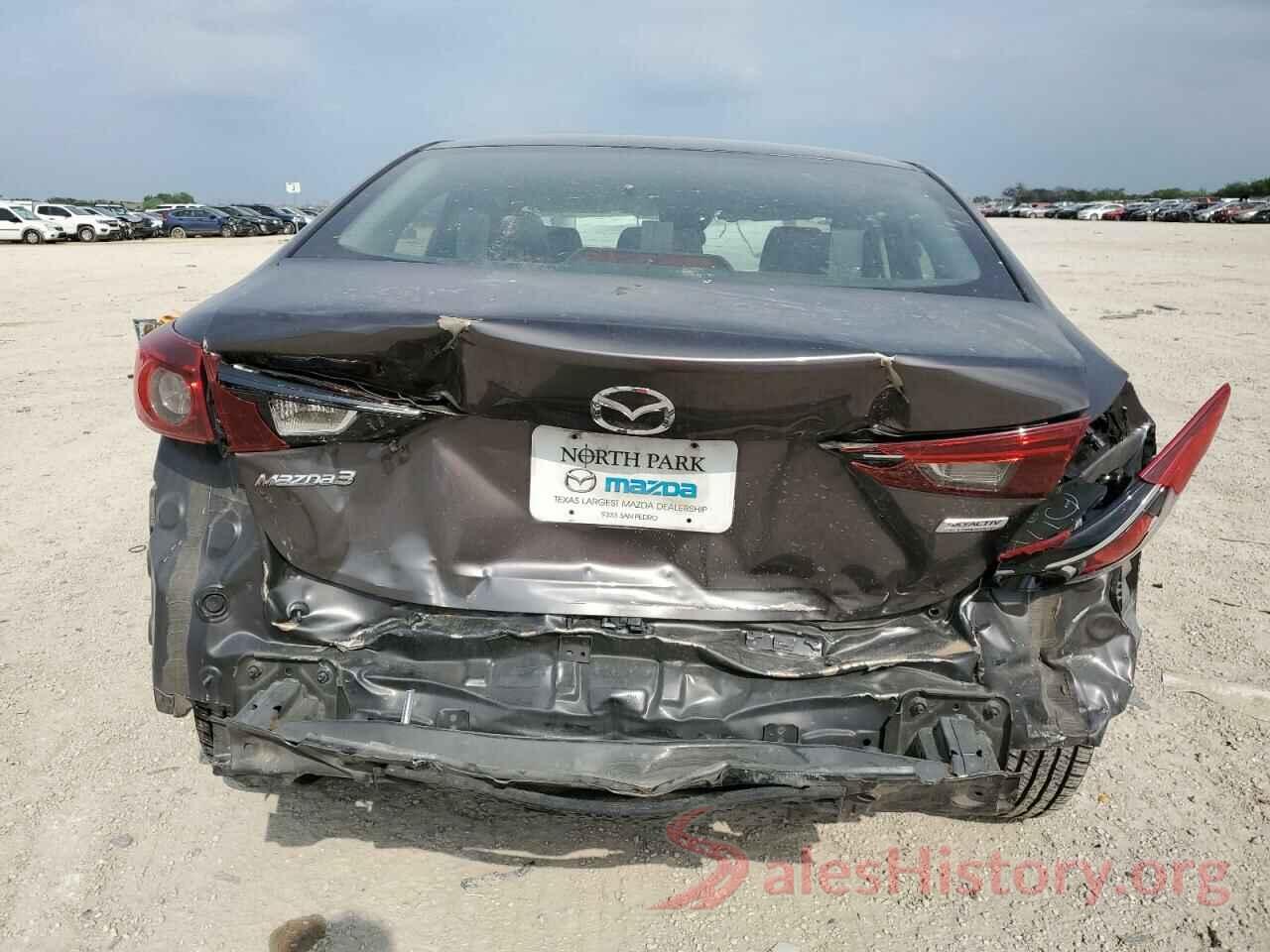 3MZBN1U79JM209496 2018 MAZDA 3