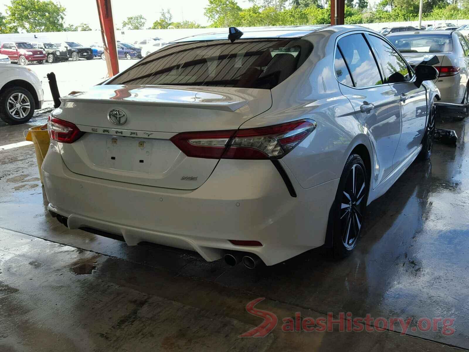 4T1BZ1HK9JU010655 2018 TOYOTA CAMRY