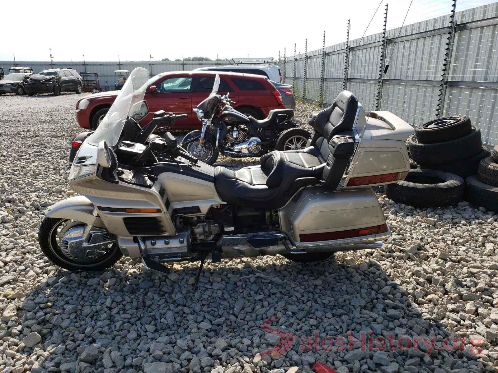 1HFSC2233WA003213 1998 HONDA GL CYCLE