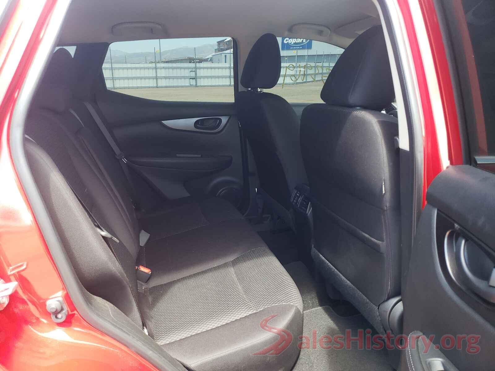 JN1BJ1CR7JW269216 2018 NISSAN ROGUE