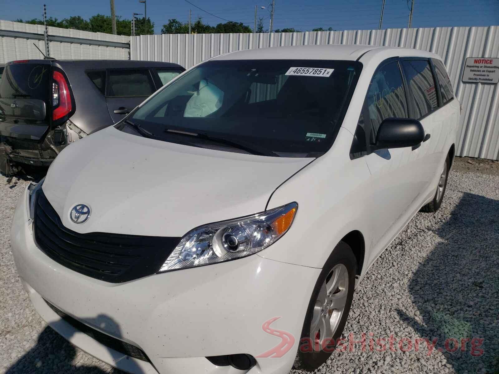 5TDZZ3DC1HS867855 2017 TOYOTA SIENNA