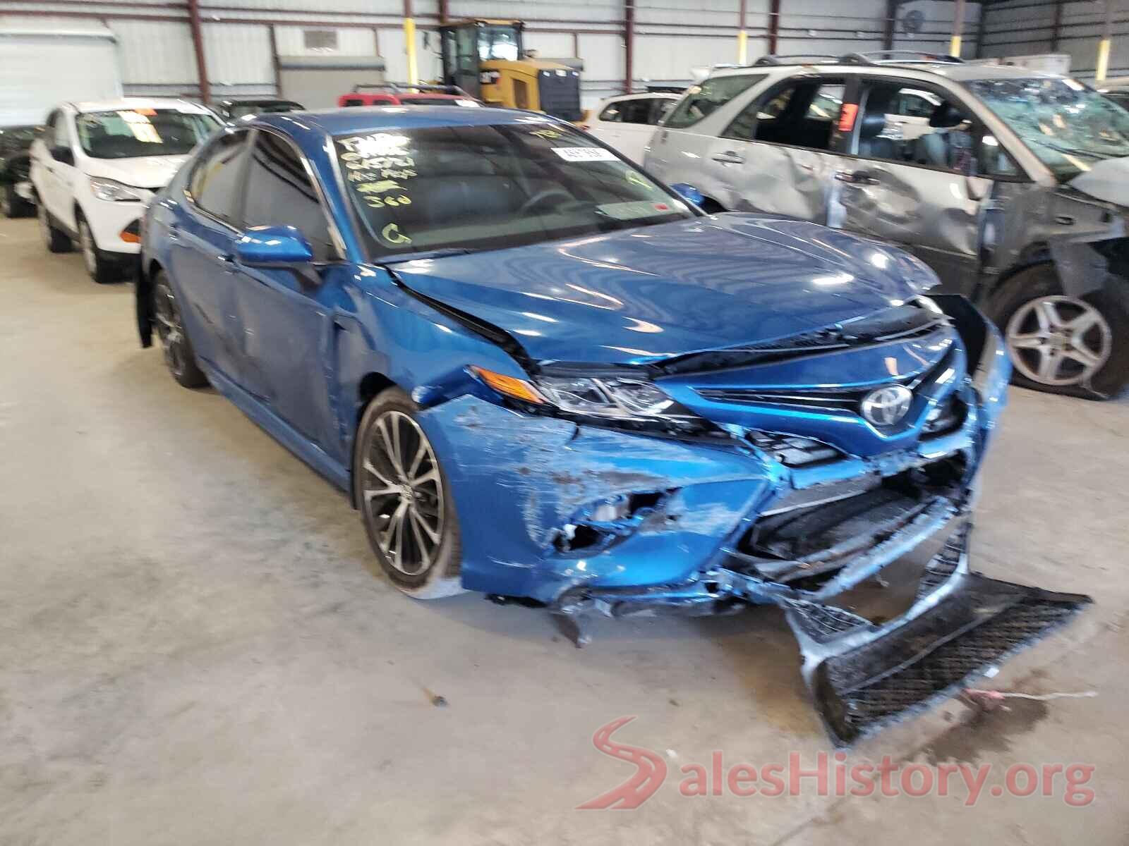 4T1B11HK0JU051666 2018 TOYOTA CAMRY