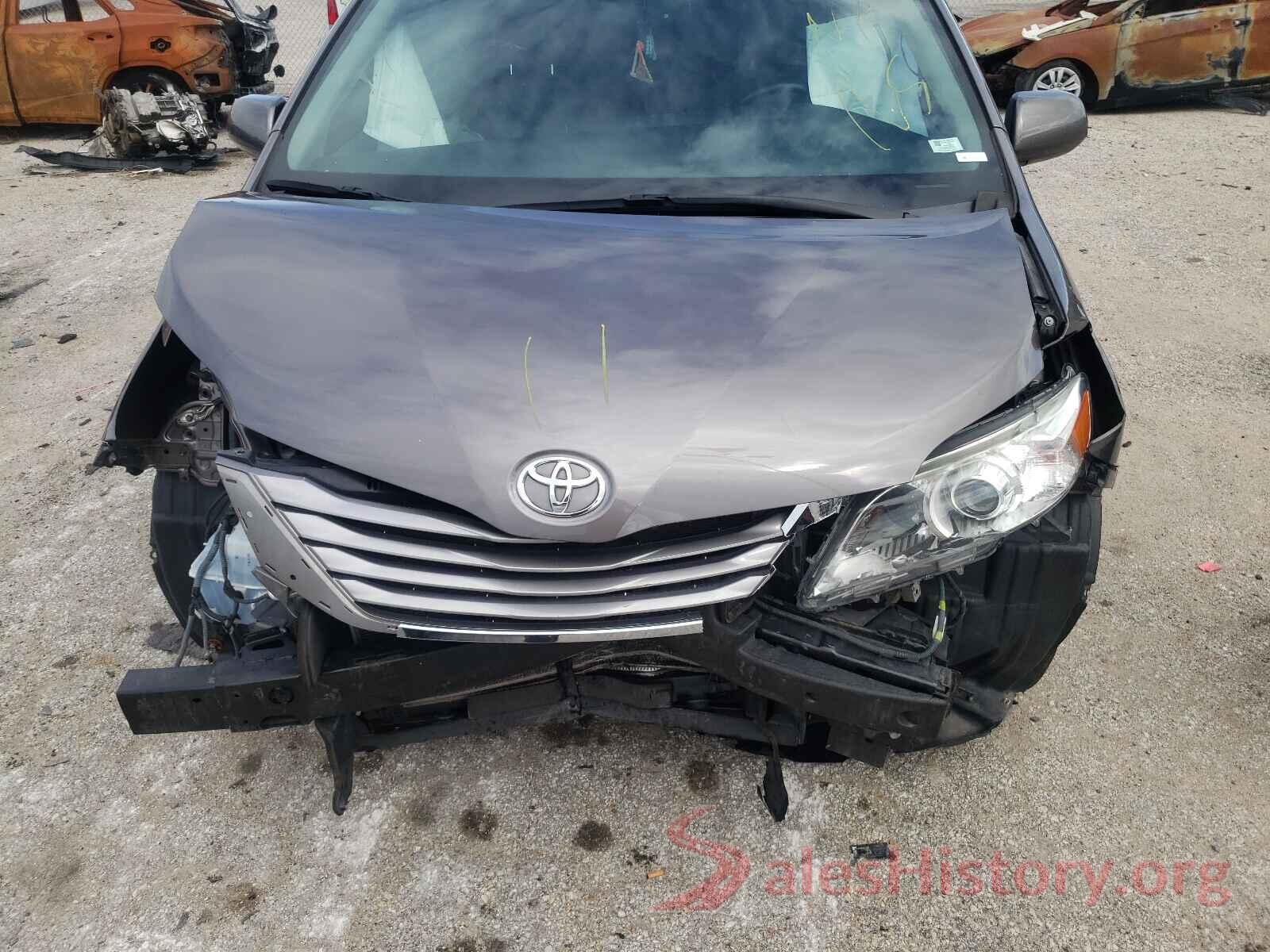 5TDYZ3DC5HS780150 2017 TOYOTA SIENNA