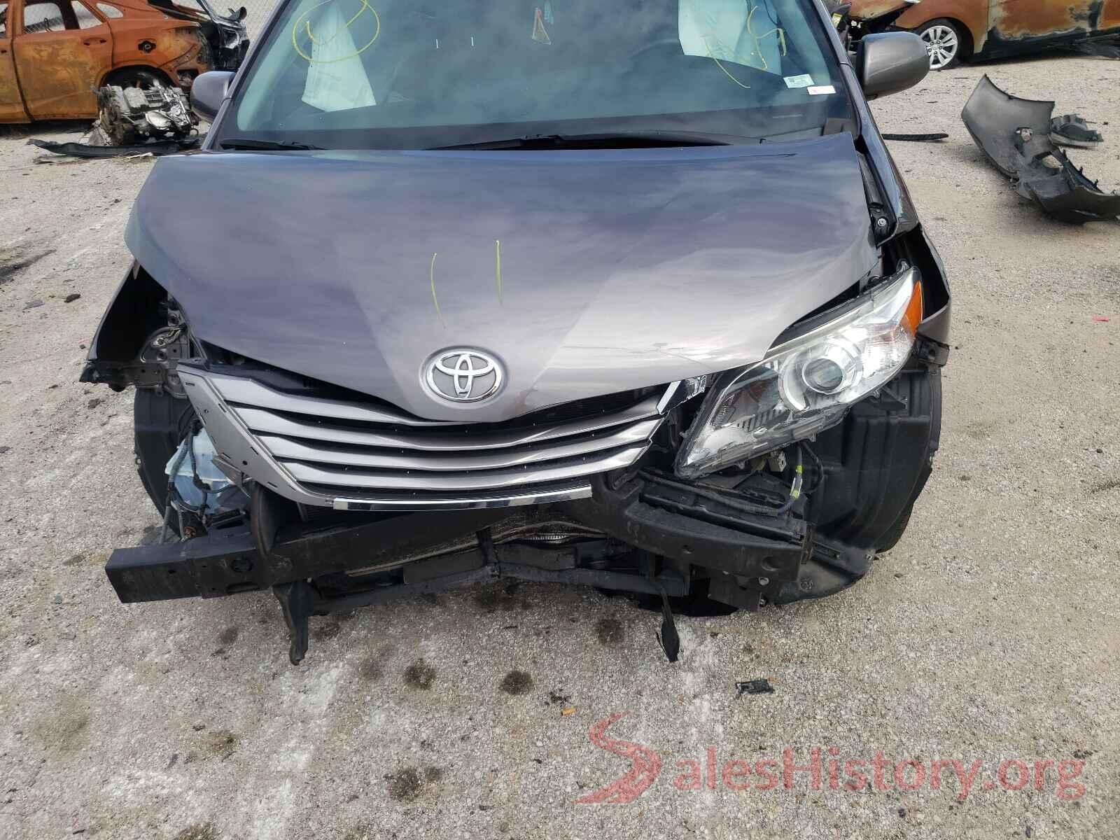 5TDYZ3DC5HS780150 2017 TOYOTA SIENNA