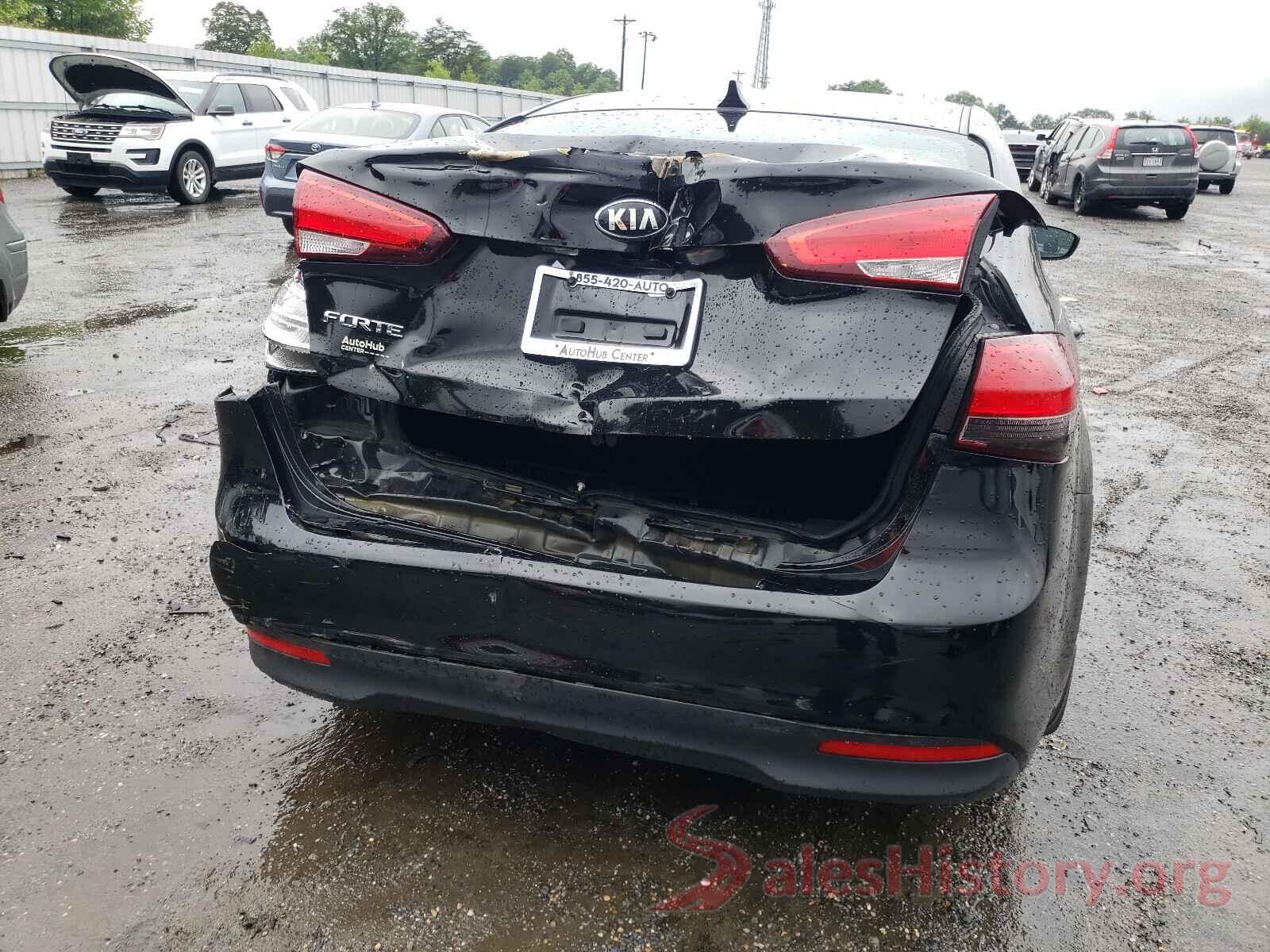 3KPFK4A76HE082083 2017 KIA FORTE