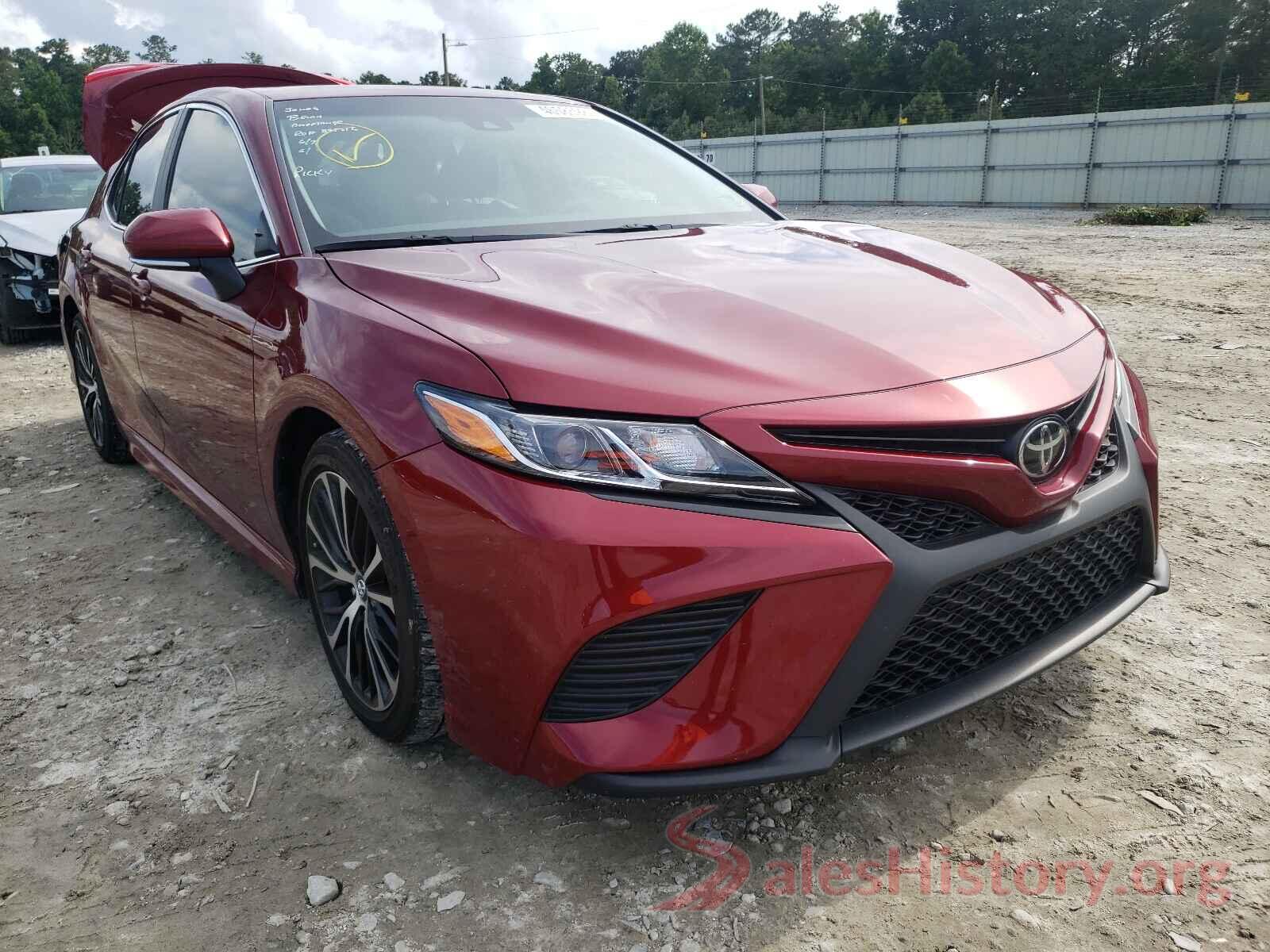 4T1B11HK2JU548847 2018 TOYOTA CAMRY