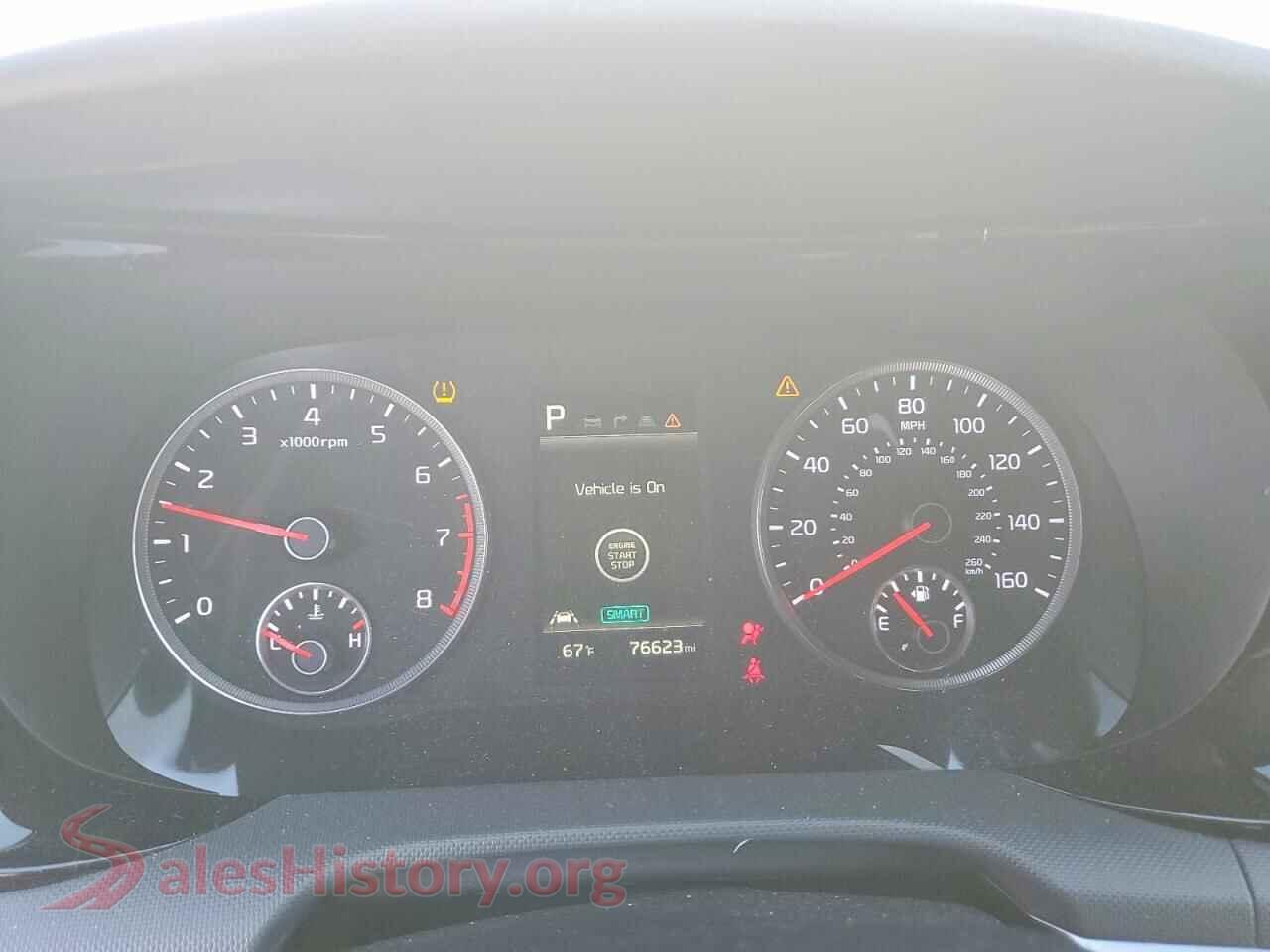 2023 KIA K5 VIN 5XXG64J21PG220020, interior center console