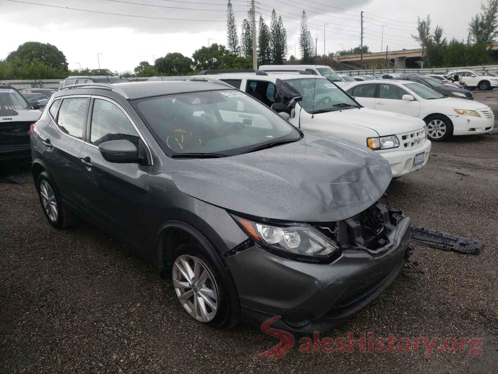 JN1BJ1CPXJW500656 2018 NISSAN ROGUE