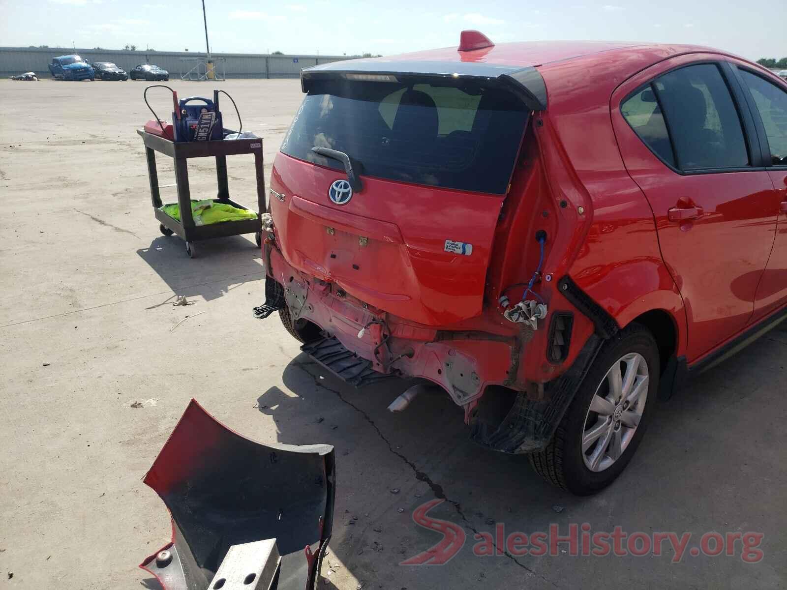 JTDKDTB30H1592947 2017 TOYOTA PRIUS