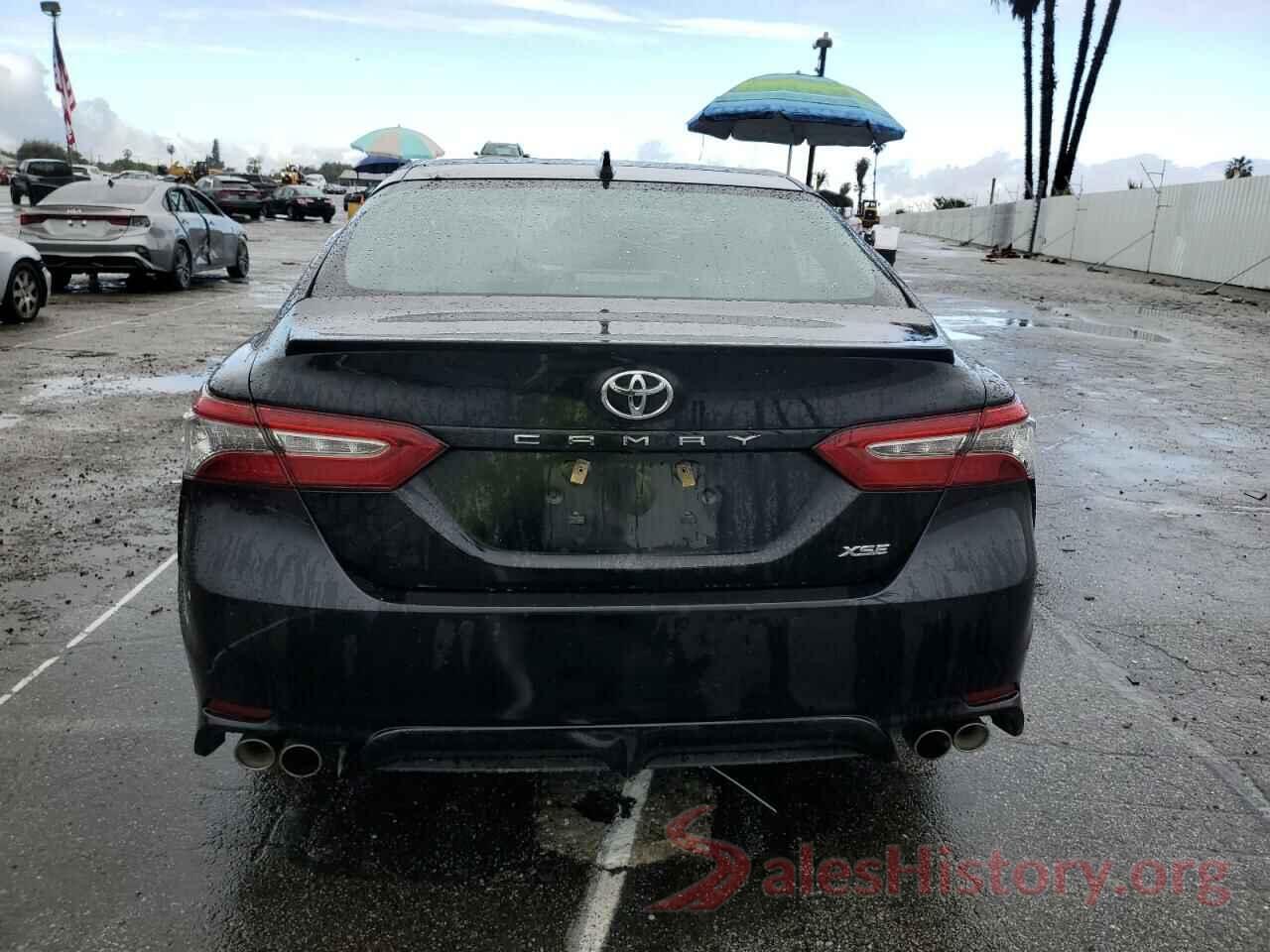 4T1B61HK4JU511221 2018 TOYOTA CAMRY