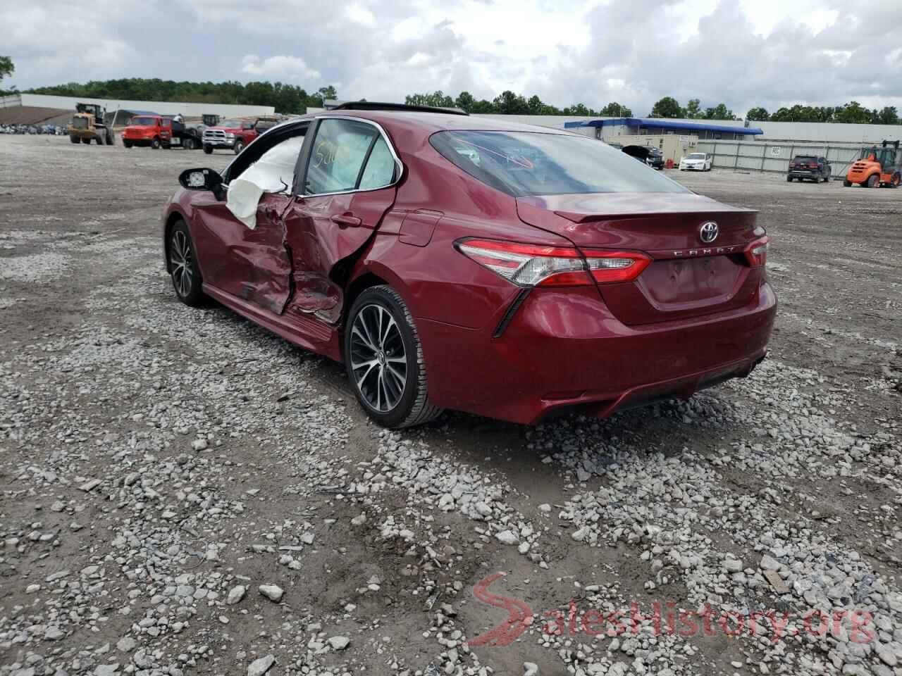 4T1B11HK2JU655803 2018 TOYOTA CAMRY