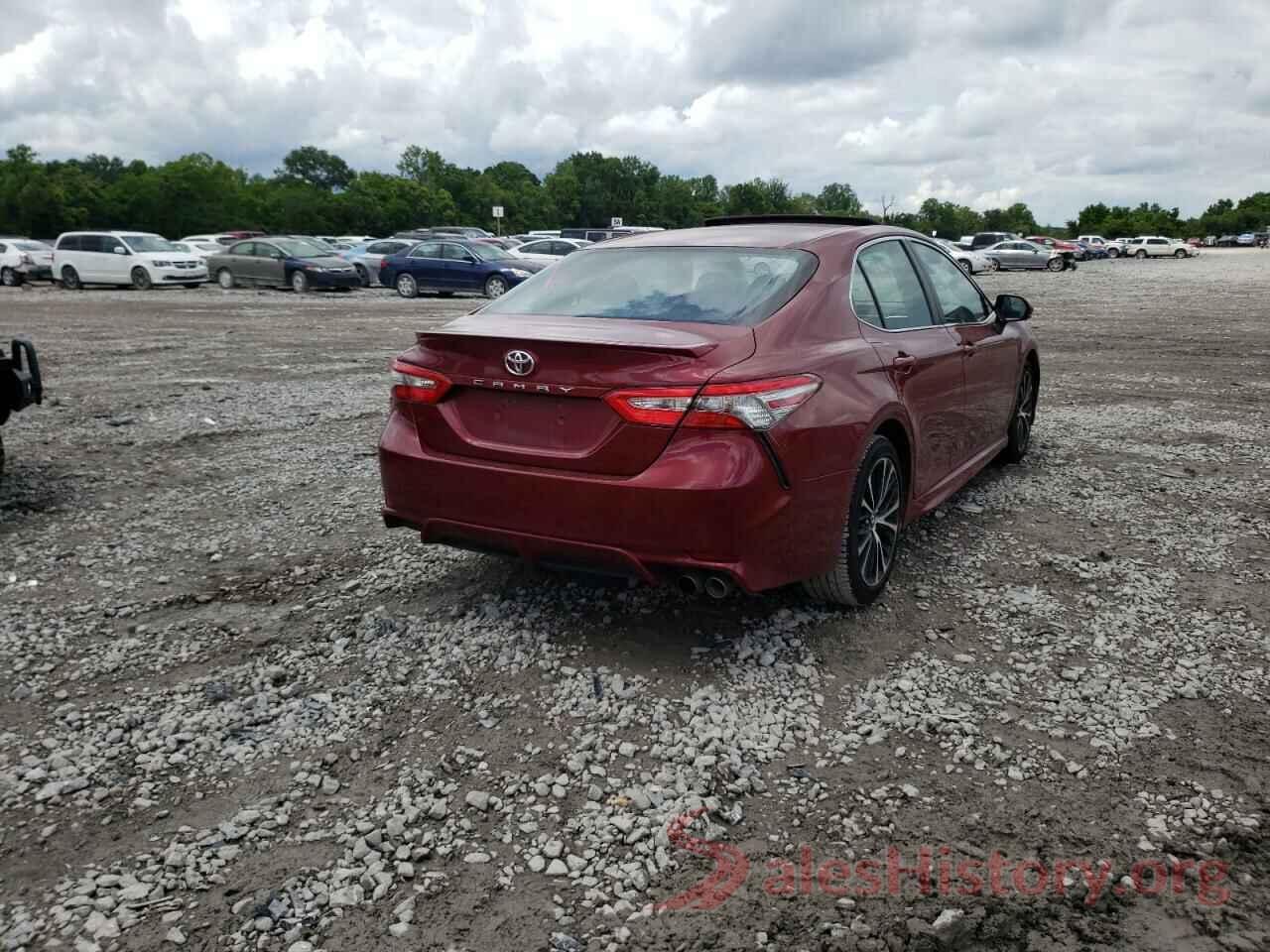 4T1B11HK2JU655803 2018 TOYOTA CAMRY