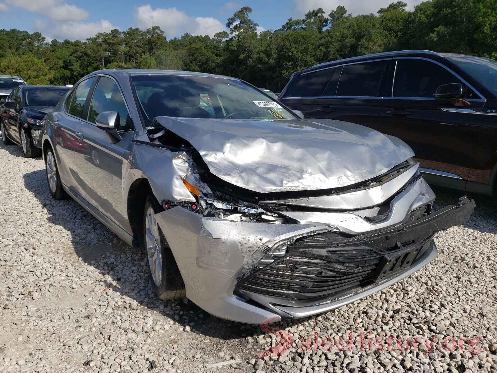 4T1B11HK5JU070584 2018 TOYOTA CAMRY