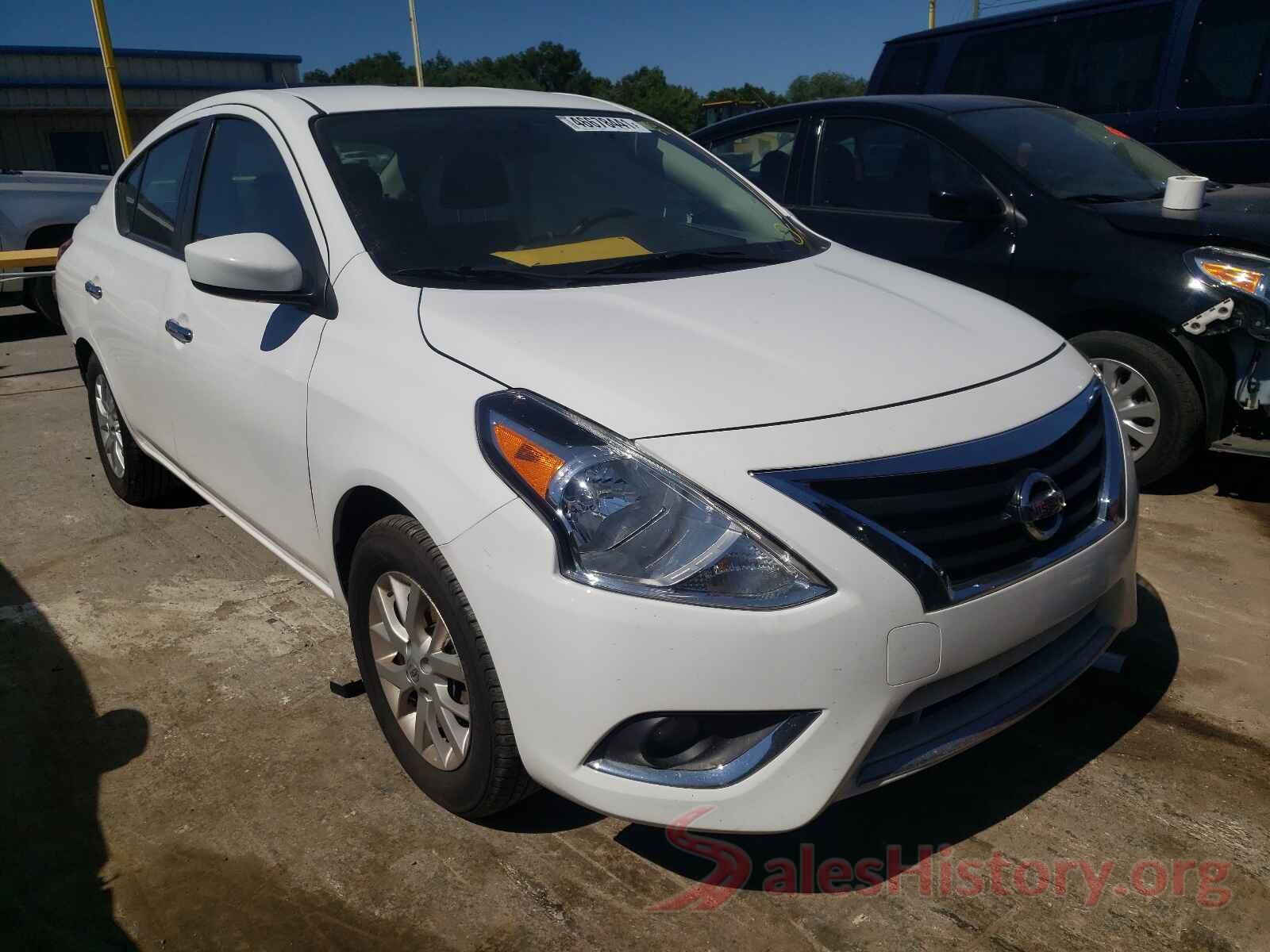 3N1CN7AP0JL820668 2018 NISSAN VERSA