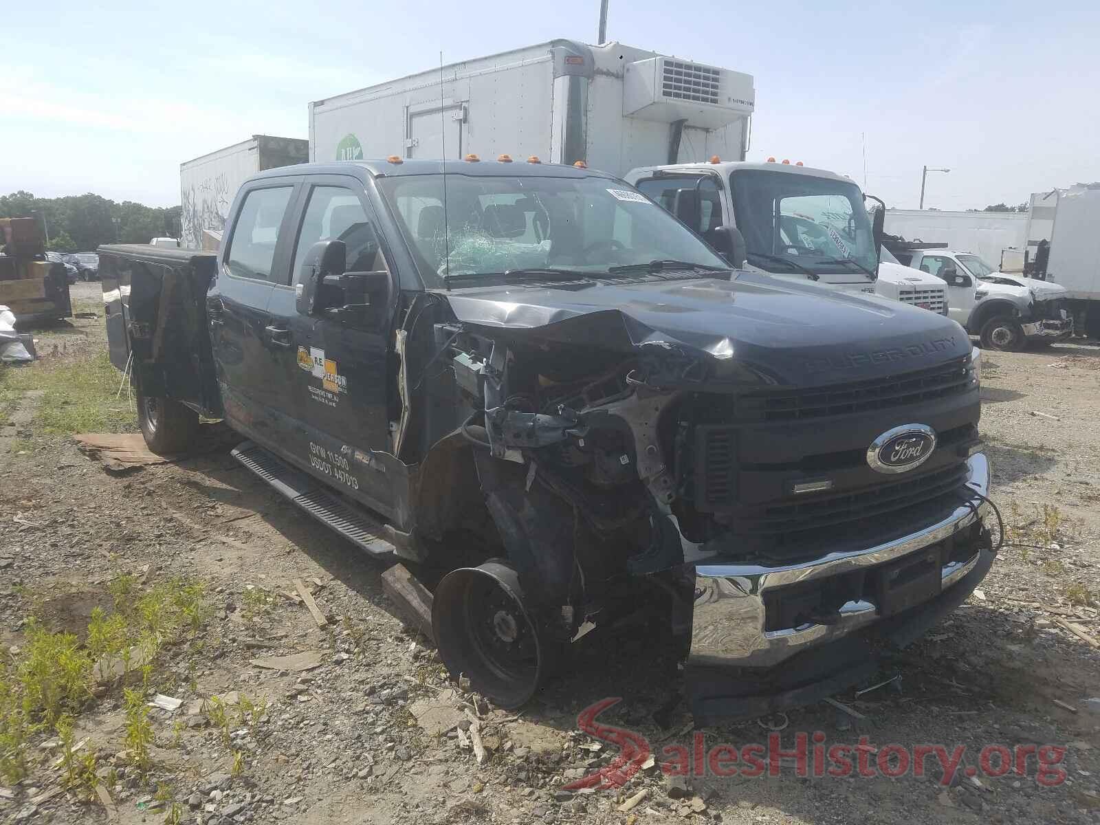 1FD8W3FT9JEB13563 2018 FORD F350