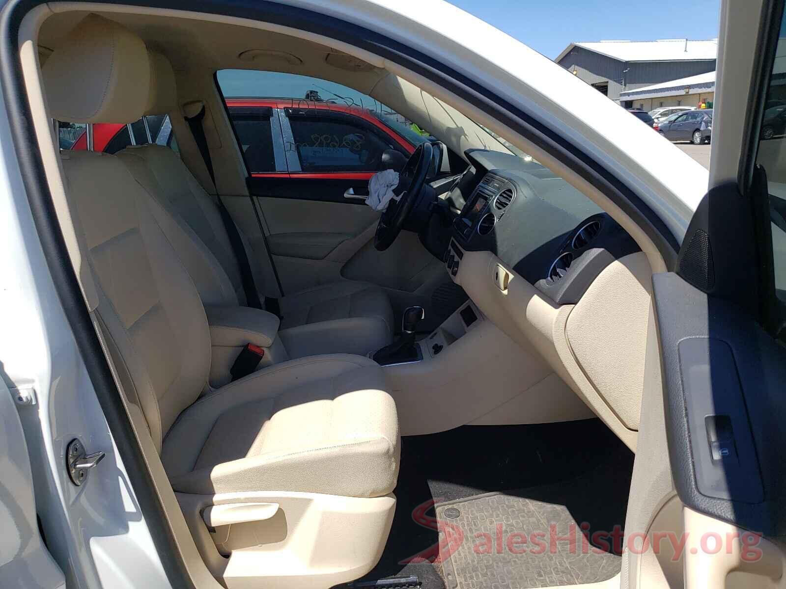 WVGBV7AXXGW002646 2016 VOLKSWAGEN TIGUAN