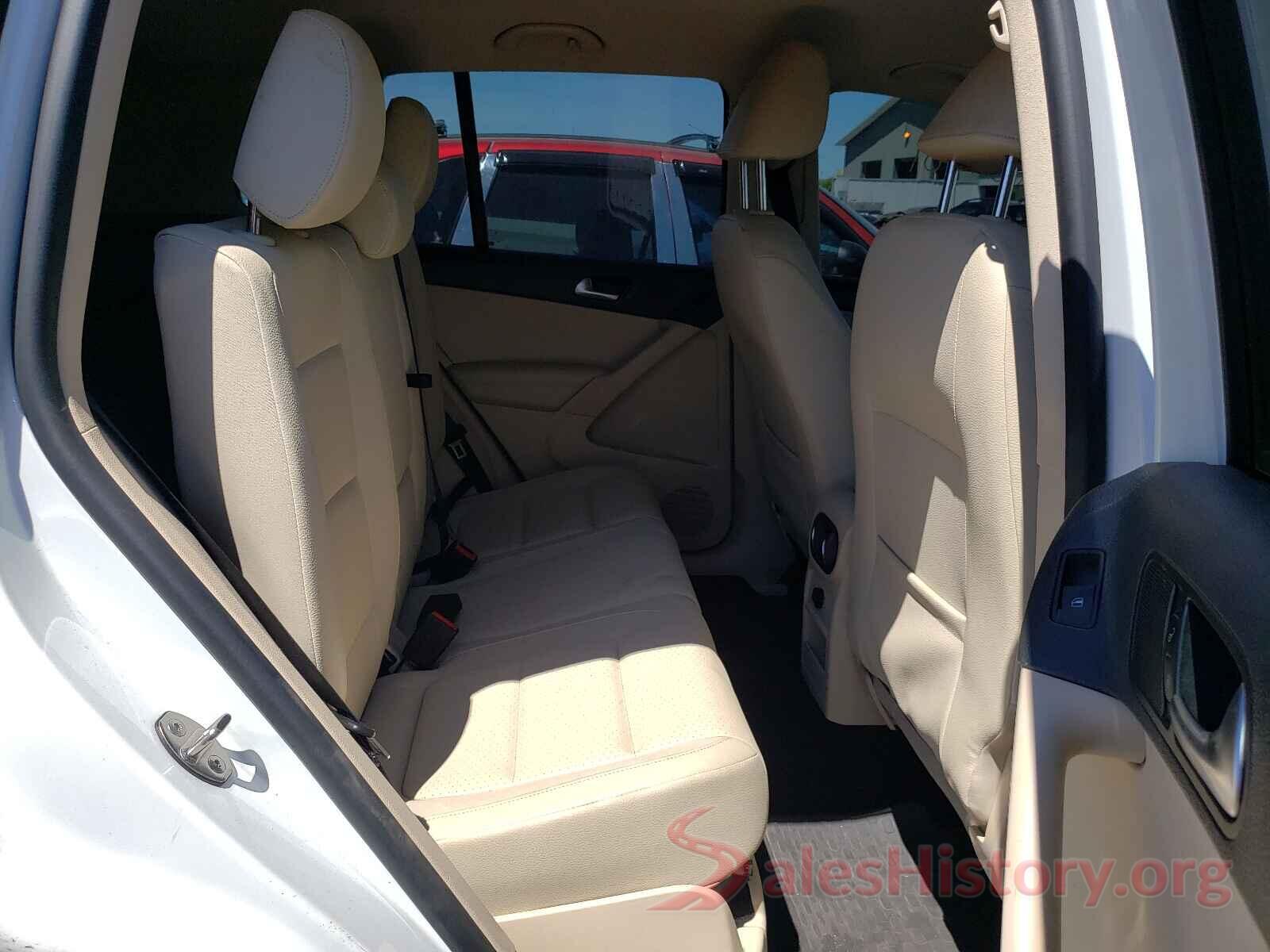 WVGBV7AXXGW002646 2016 VOLKSWAGEN TIGUAN