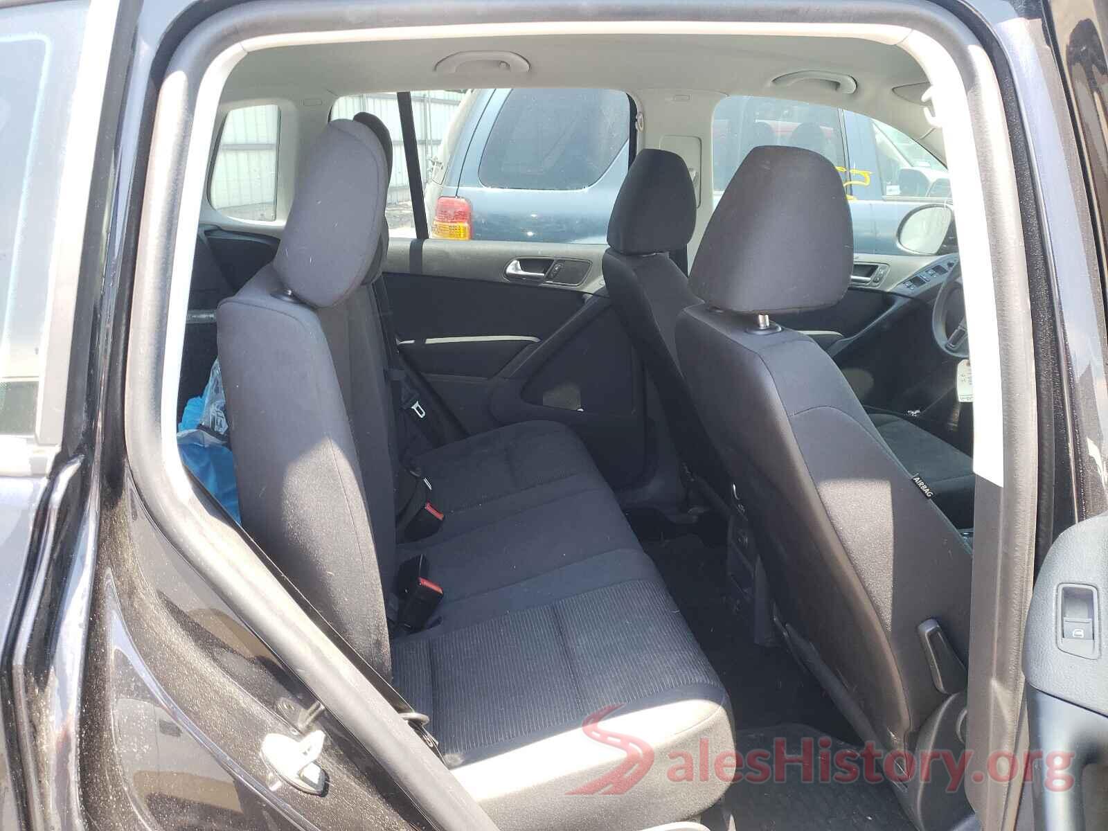 WVGAV7AXXHK051950 2017 VOLKSWAGEN TIGUAN