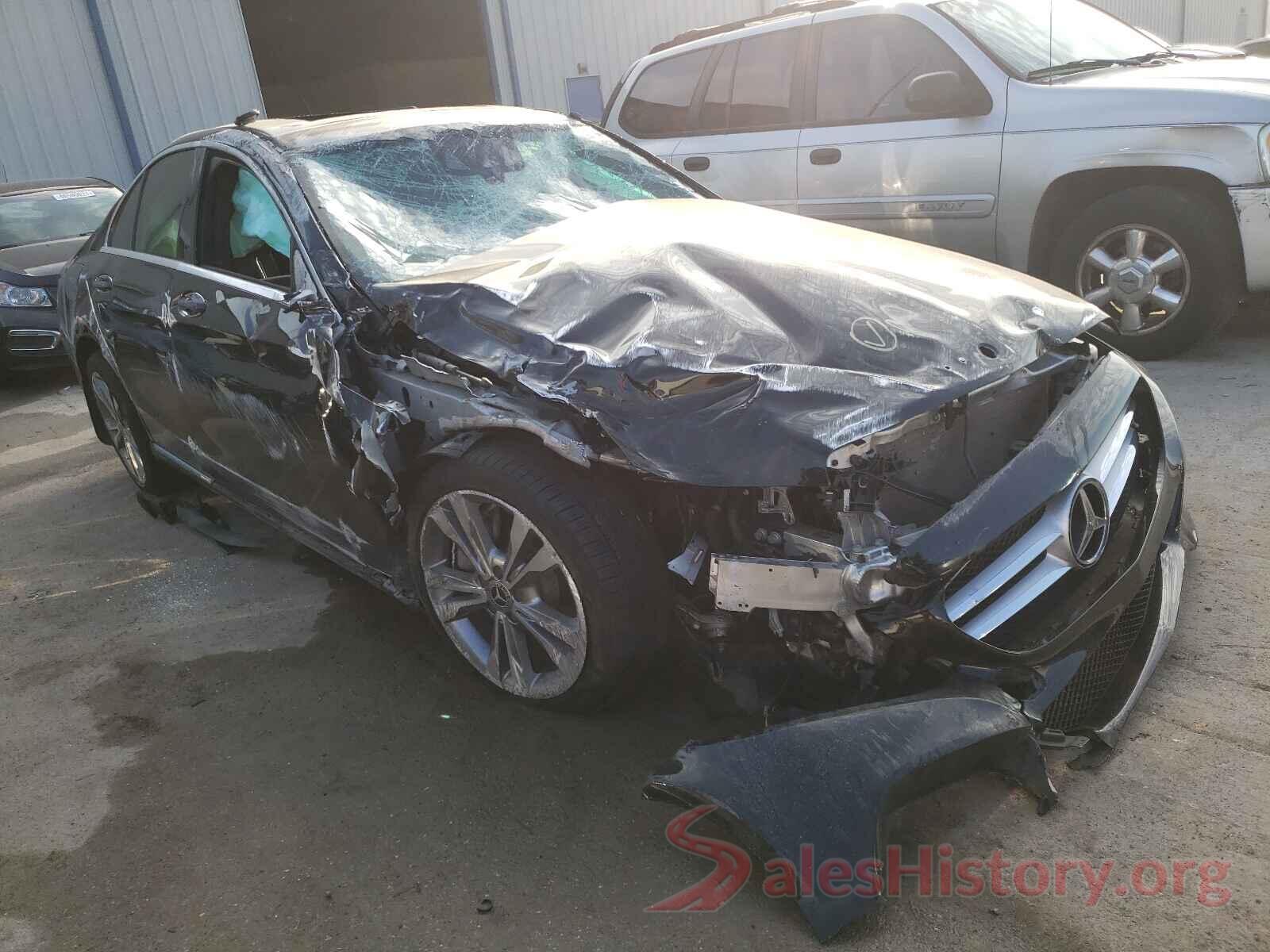 55SWF4JB9JU235546 2018 MERCEDES-BENZ C-CLASS