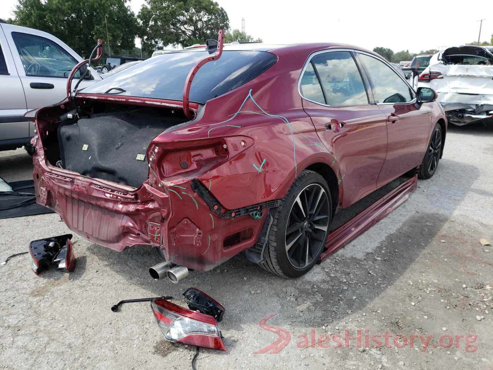 4T1B61HK8JU563855 2018 TOYOTA CAMRY